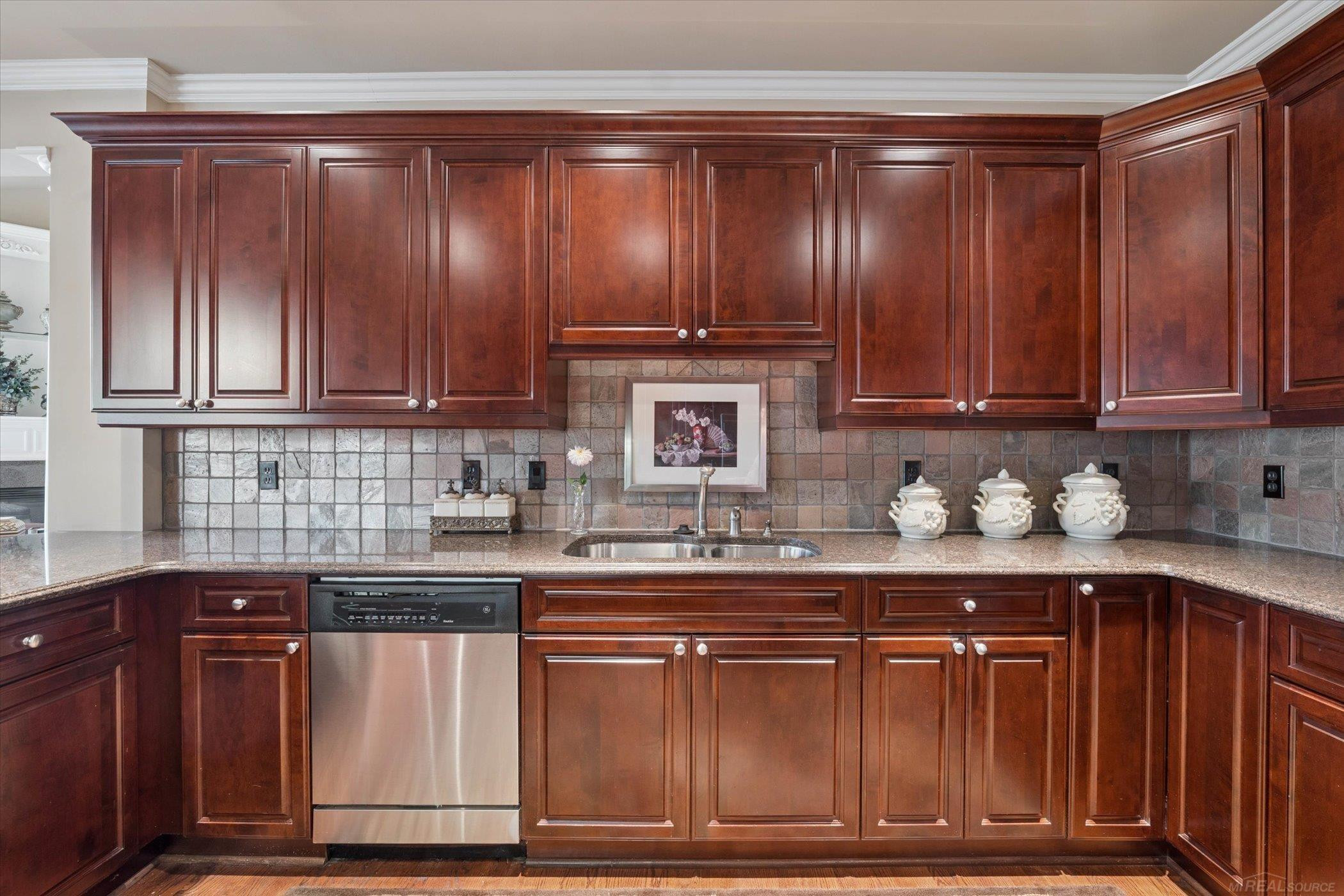 2794 Castlemartin Court, MI 48306 — Photo 14