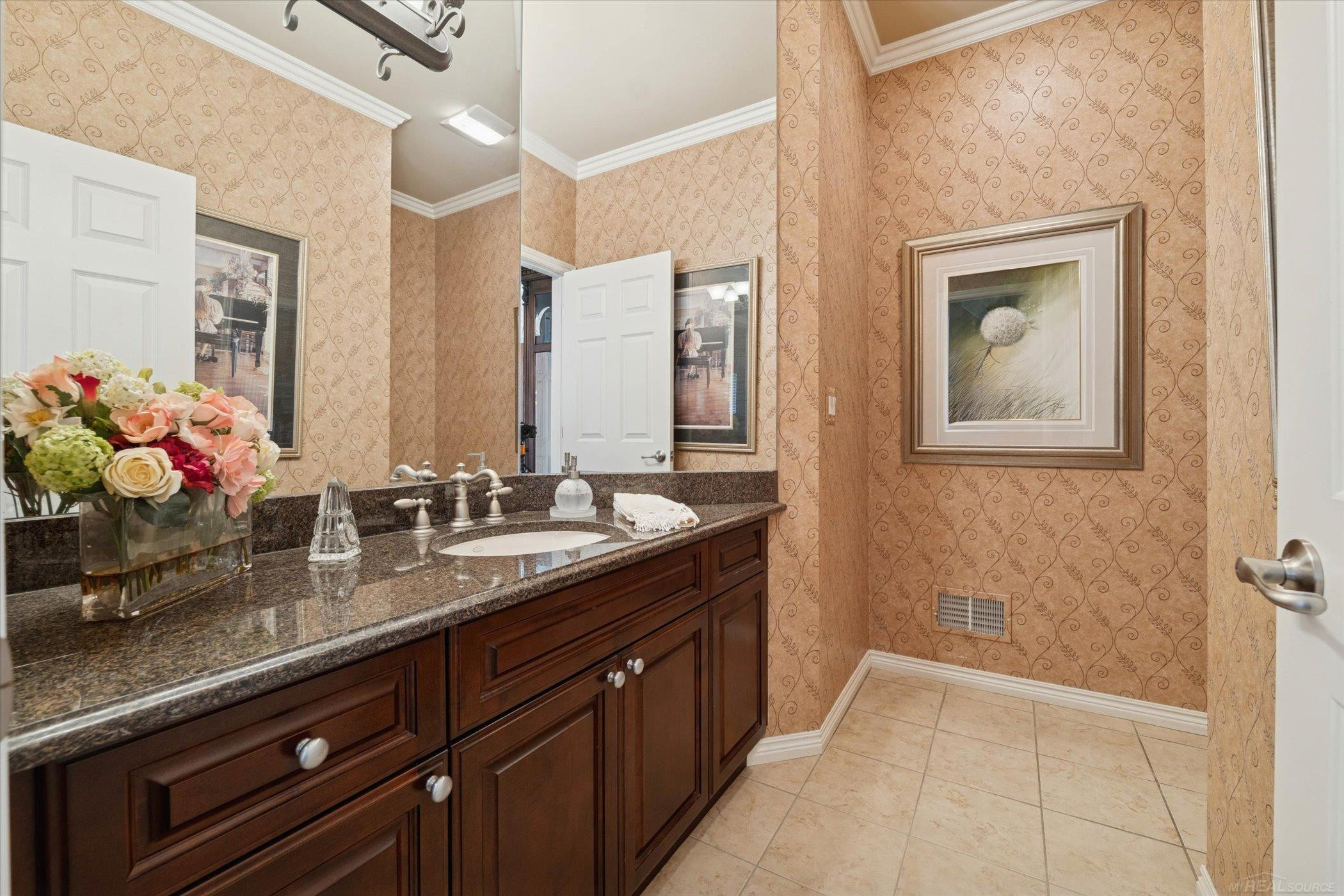 2794 Castlemartin Court, MI 48306 — Photo 19