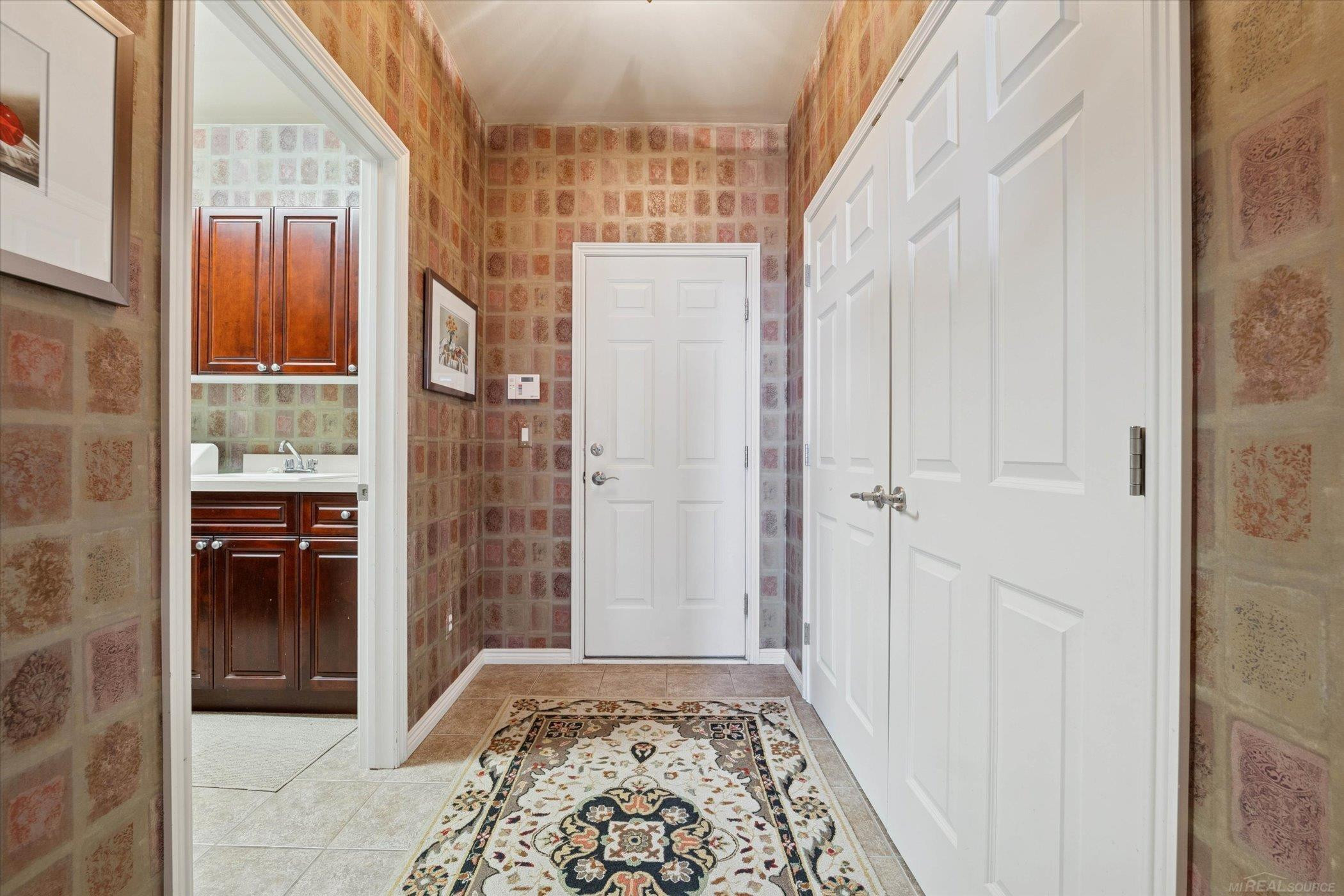 2794 Castlemartin Court, MI 48306 — Photo 32