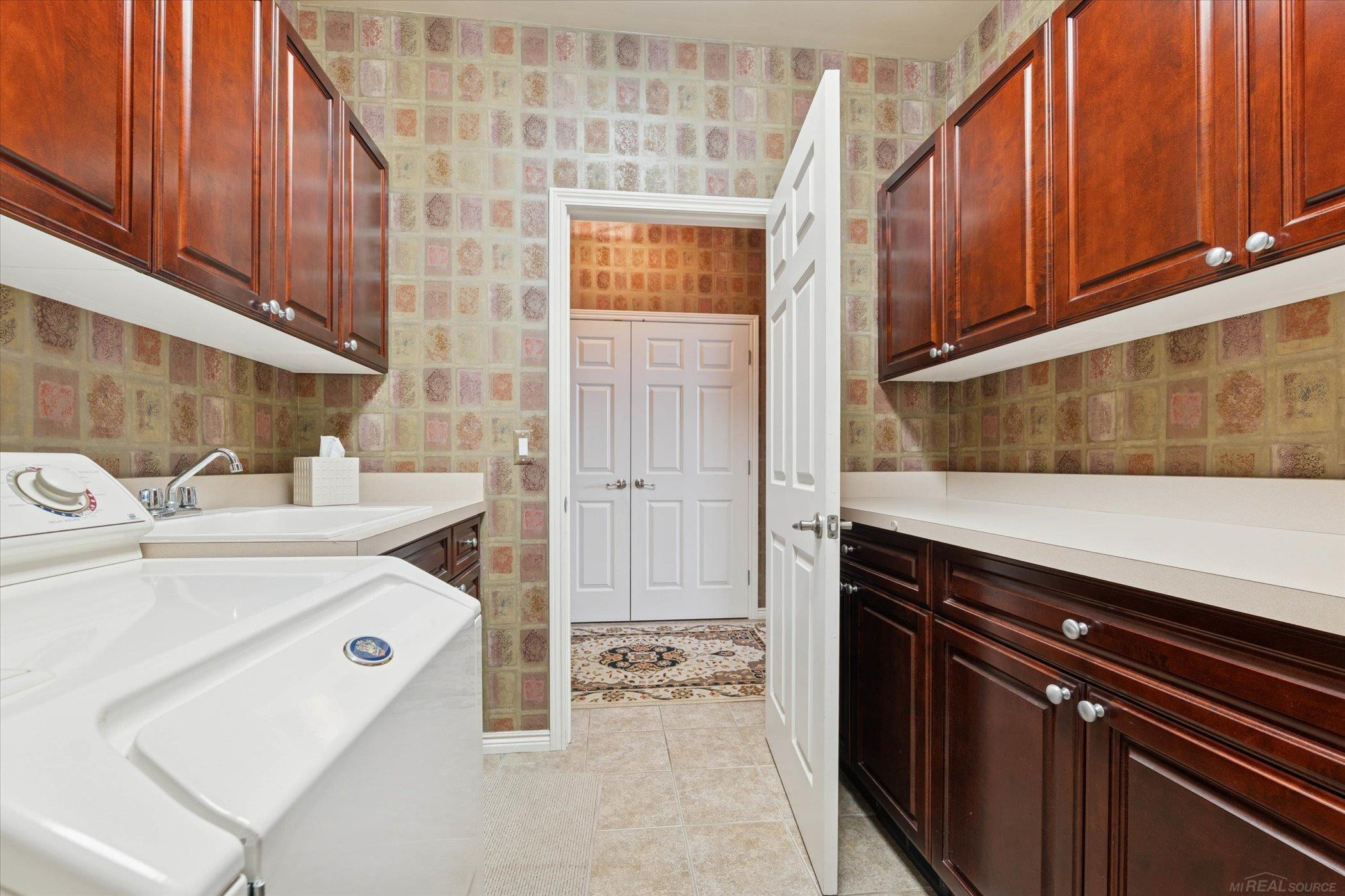 2794 Castlemartin Court, MI 48306 — Photo 34