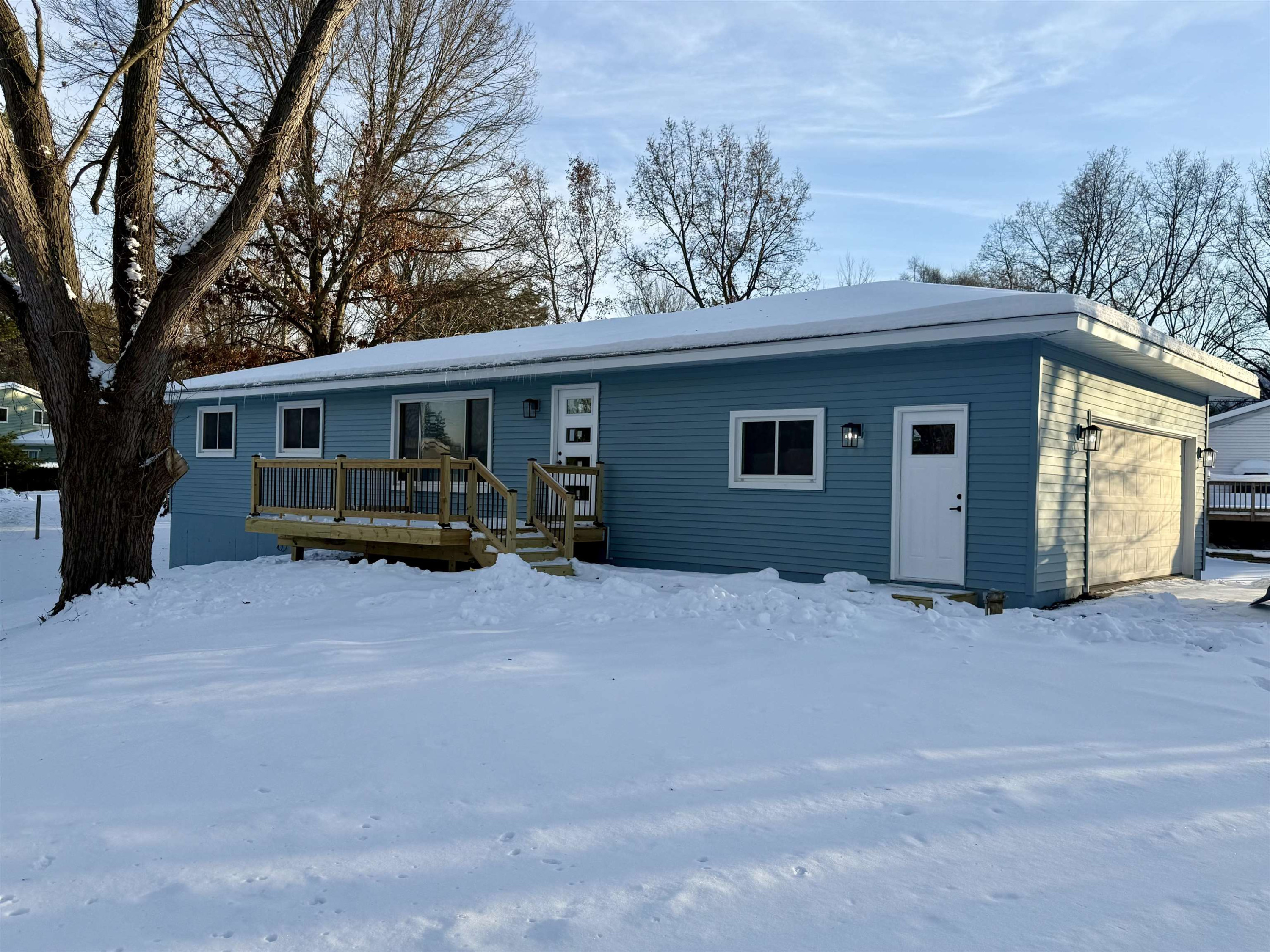 9550 Colgate Avenue, Clarkston, MI 48348 — front exterior