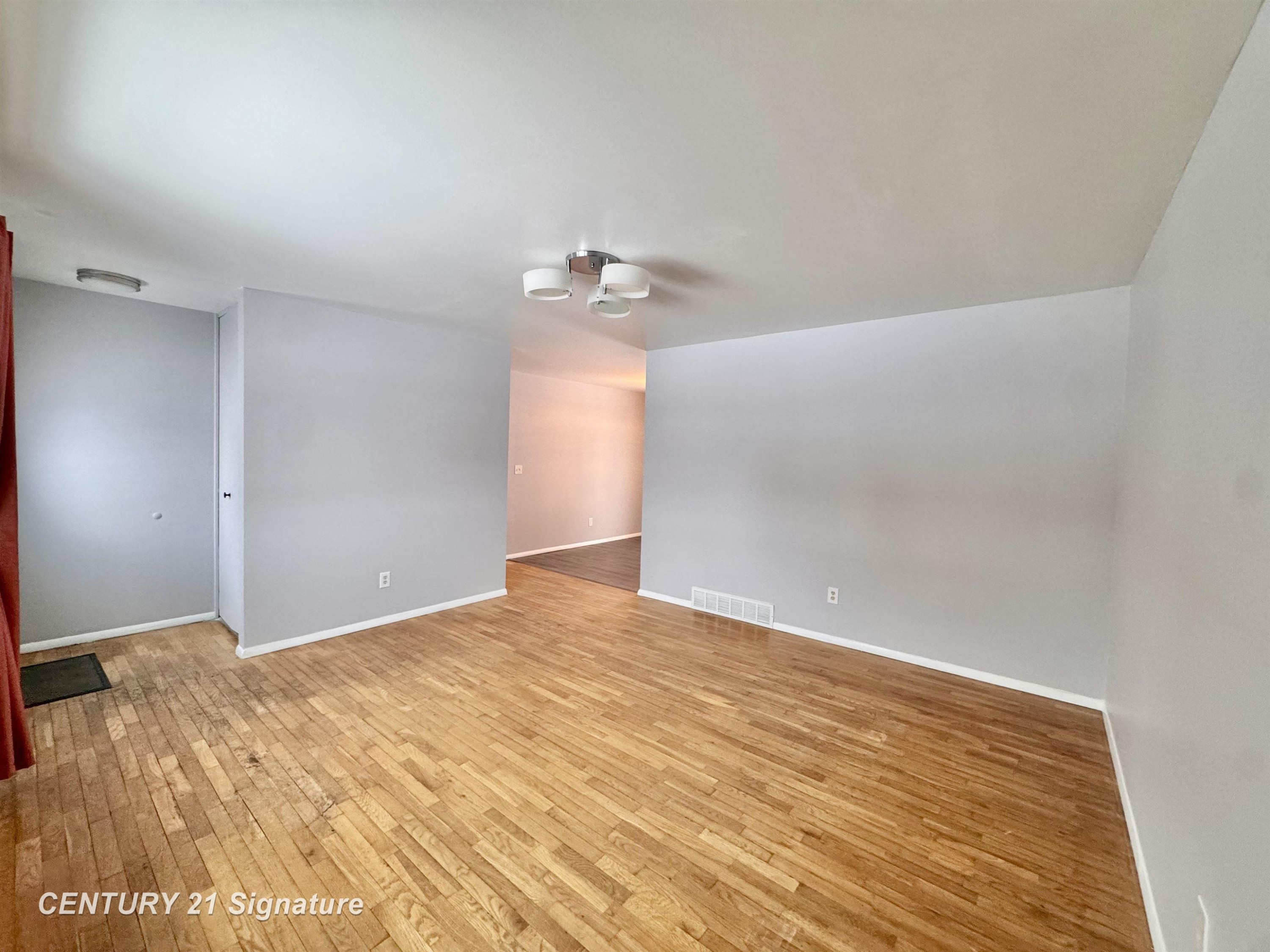 919 Stinson Drive, Saginaw, MI 48604 — Photo 8