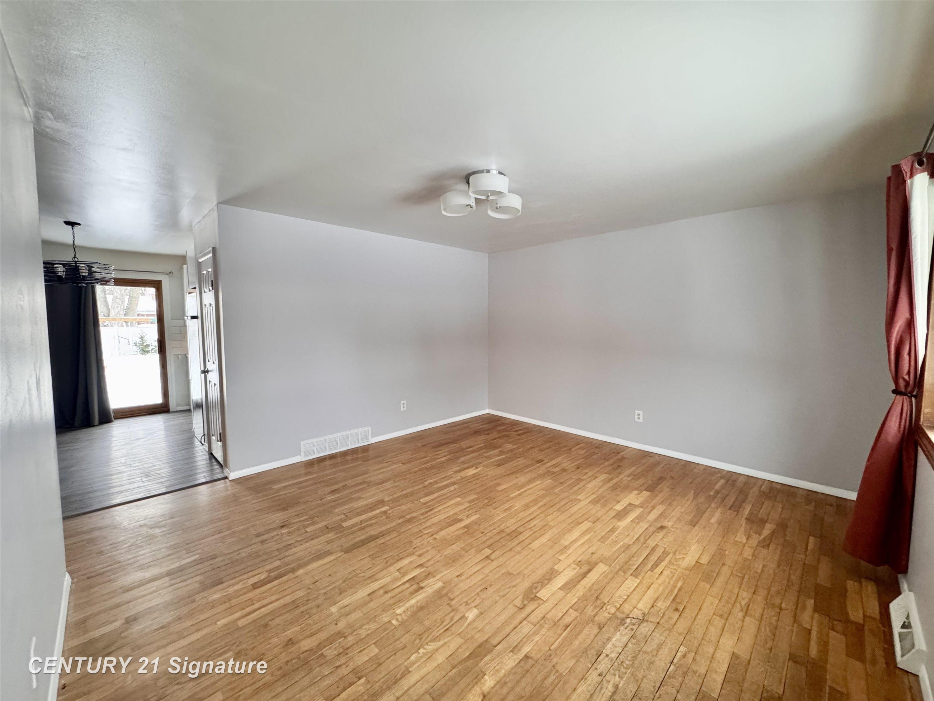 919 Stinson Drive, Saginaw, MI 48604 — Photo 9