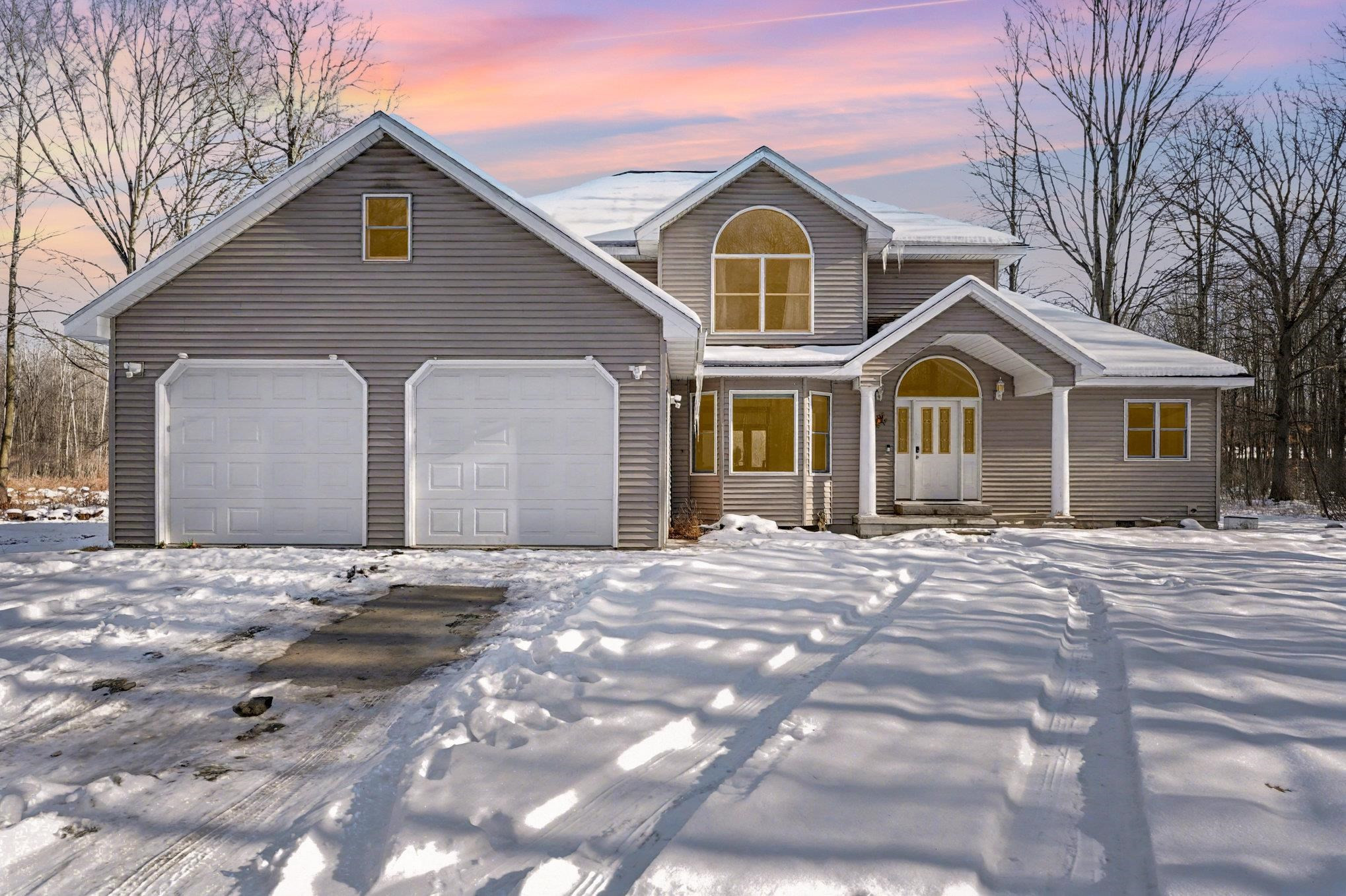 635 SE County Line Road, Mount Pleasant, MI 48883 — front exterior