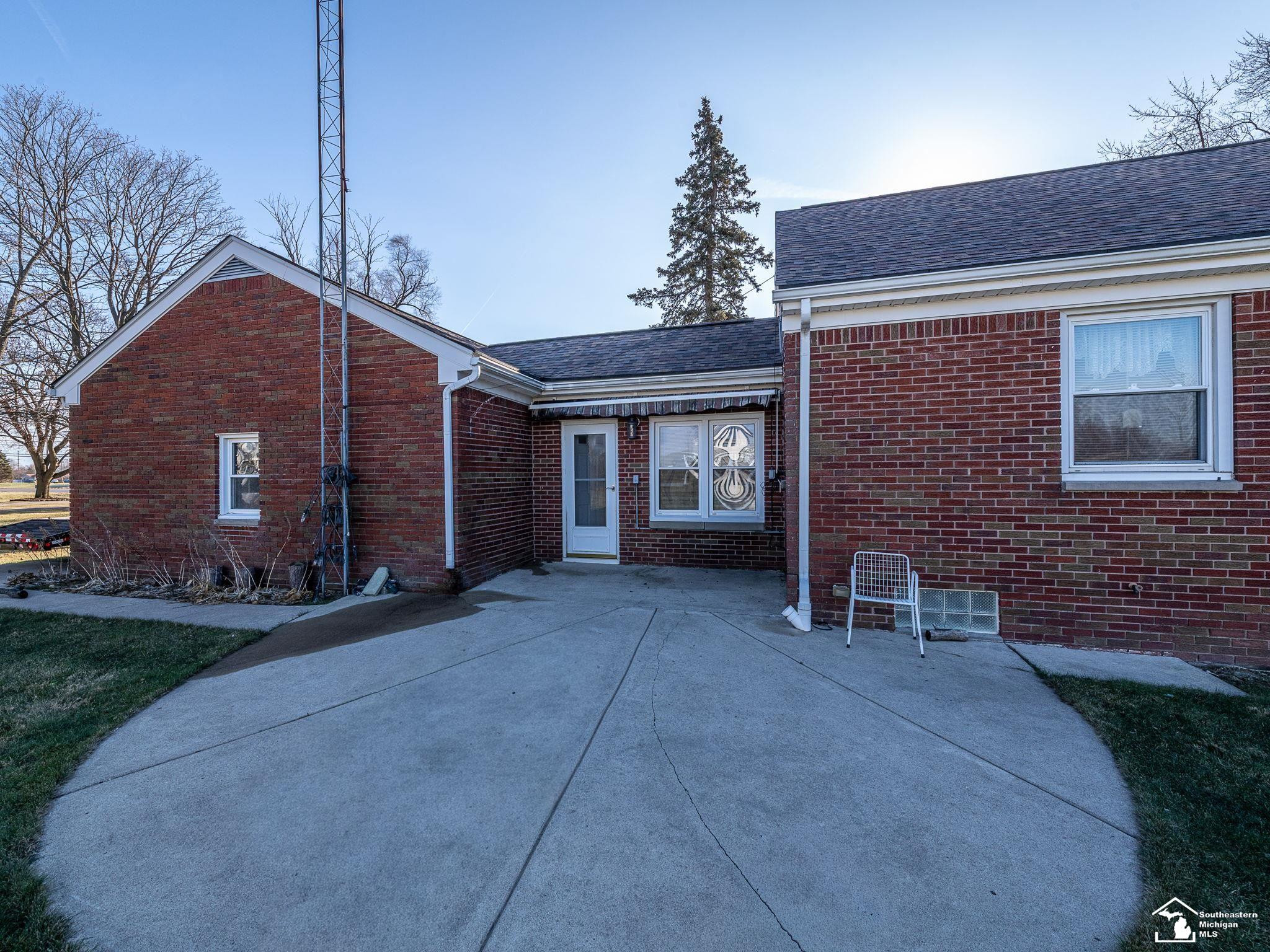 14235 S Dixie Highway, Monroe, MI 48161 — Photo 32