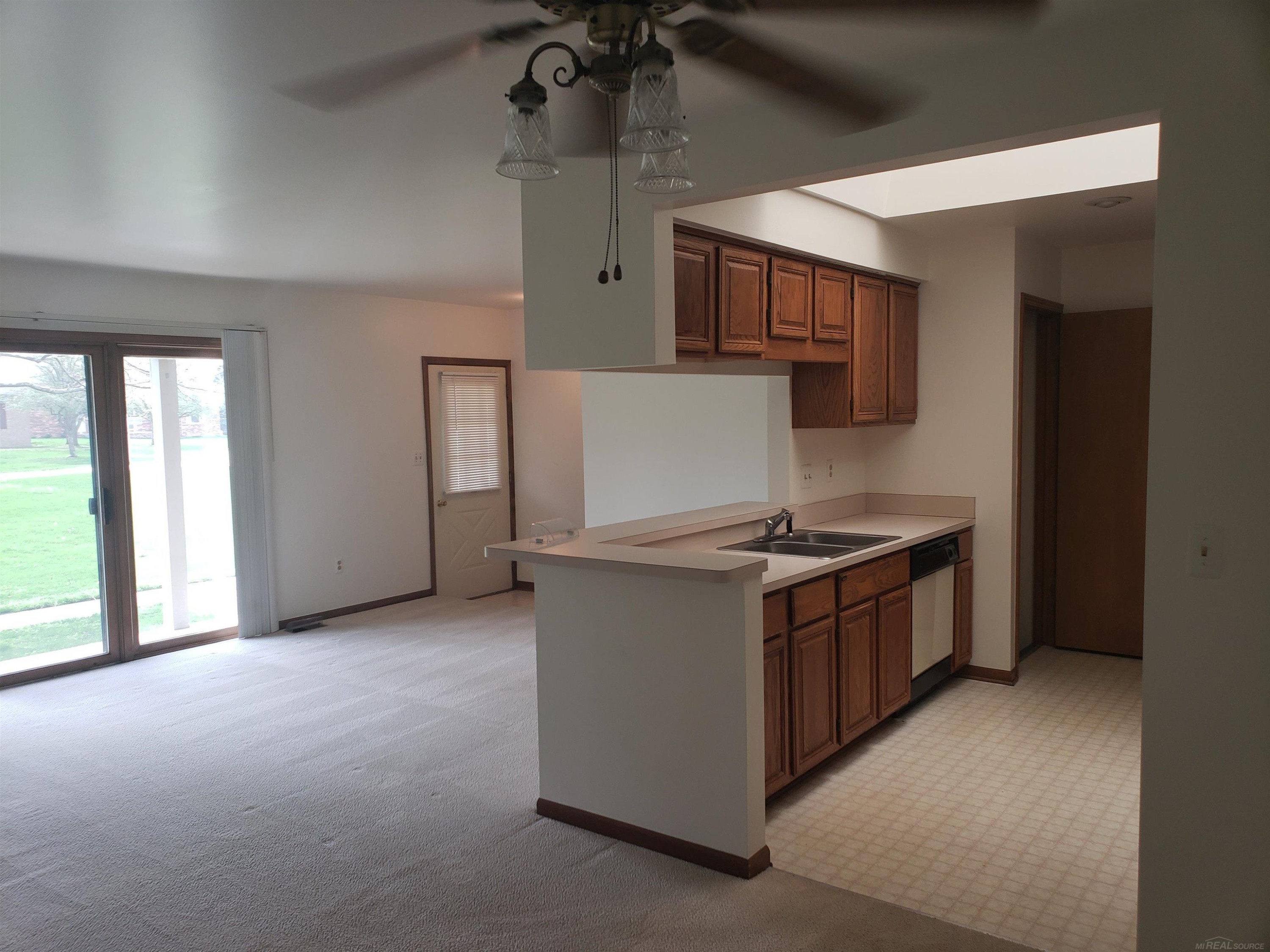 49534 Roxbury Court, Unit 2 Building 1, MI 48315 — Photo 3