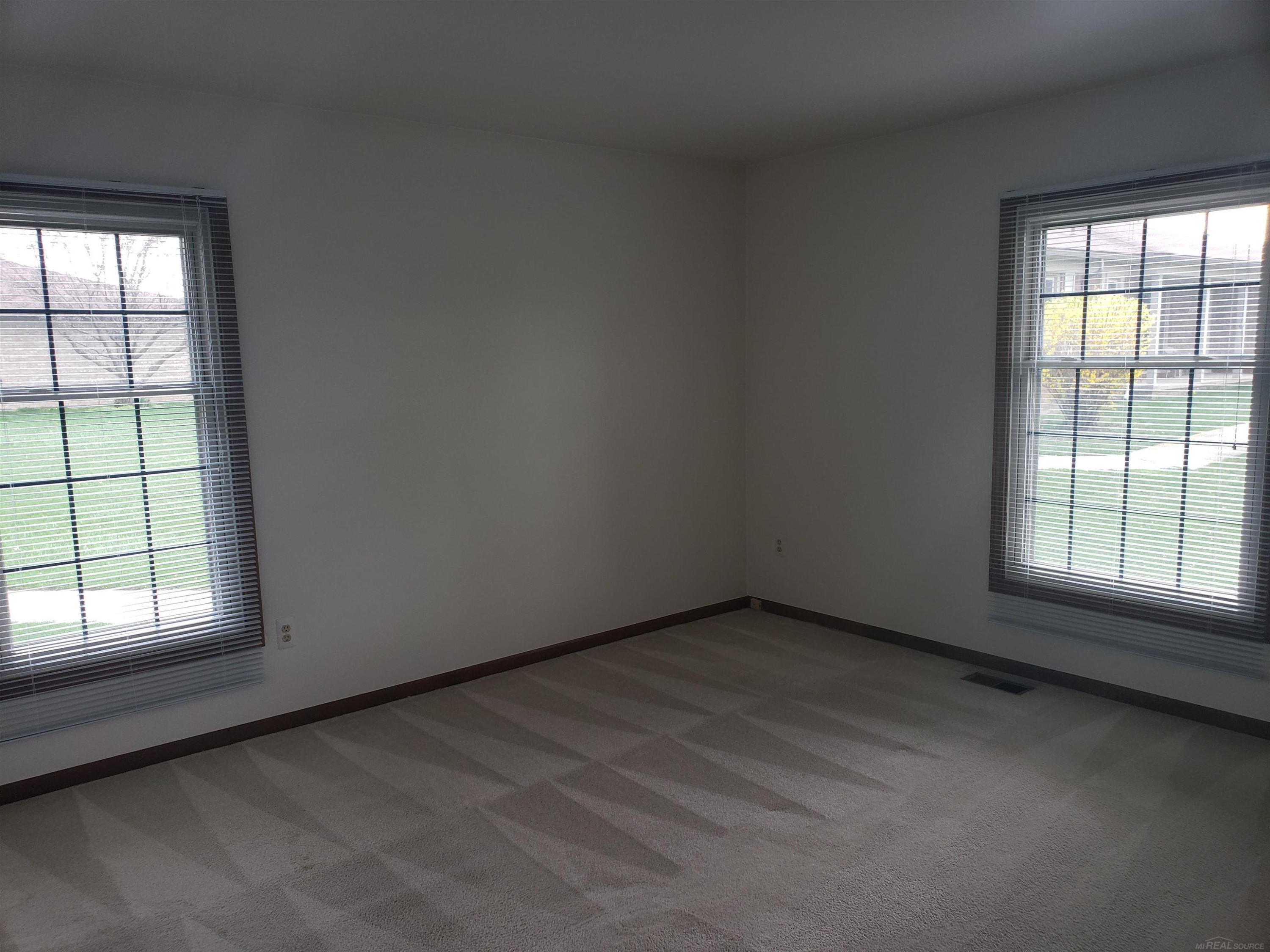 49534 Roxbury Court, Unit 2 Building 1, MI 48315 — Photo 4