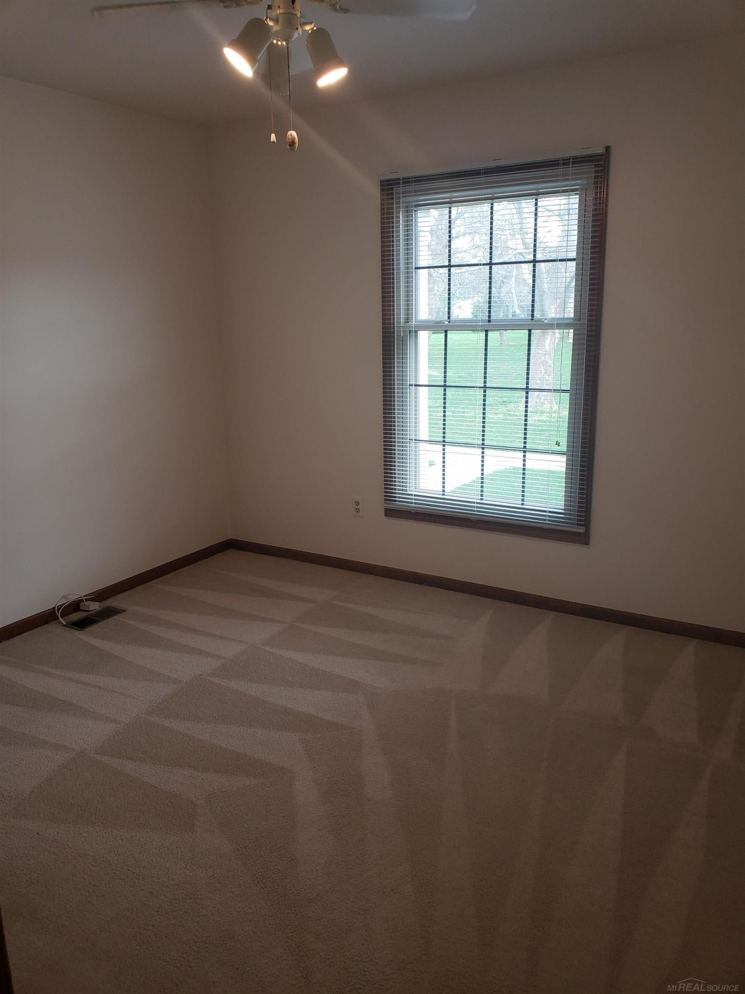 49534 Roxbury Court, Unit 2 Building 1, MI 48315 — Photo 5