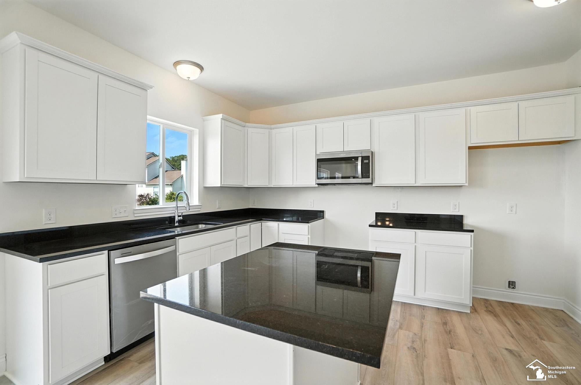 4135 Swan Ridge Lane Trail, Newport, MI 48166 — Photo 12