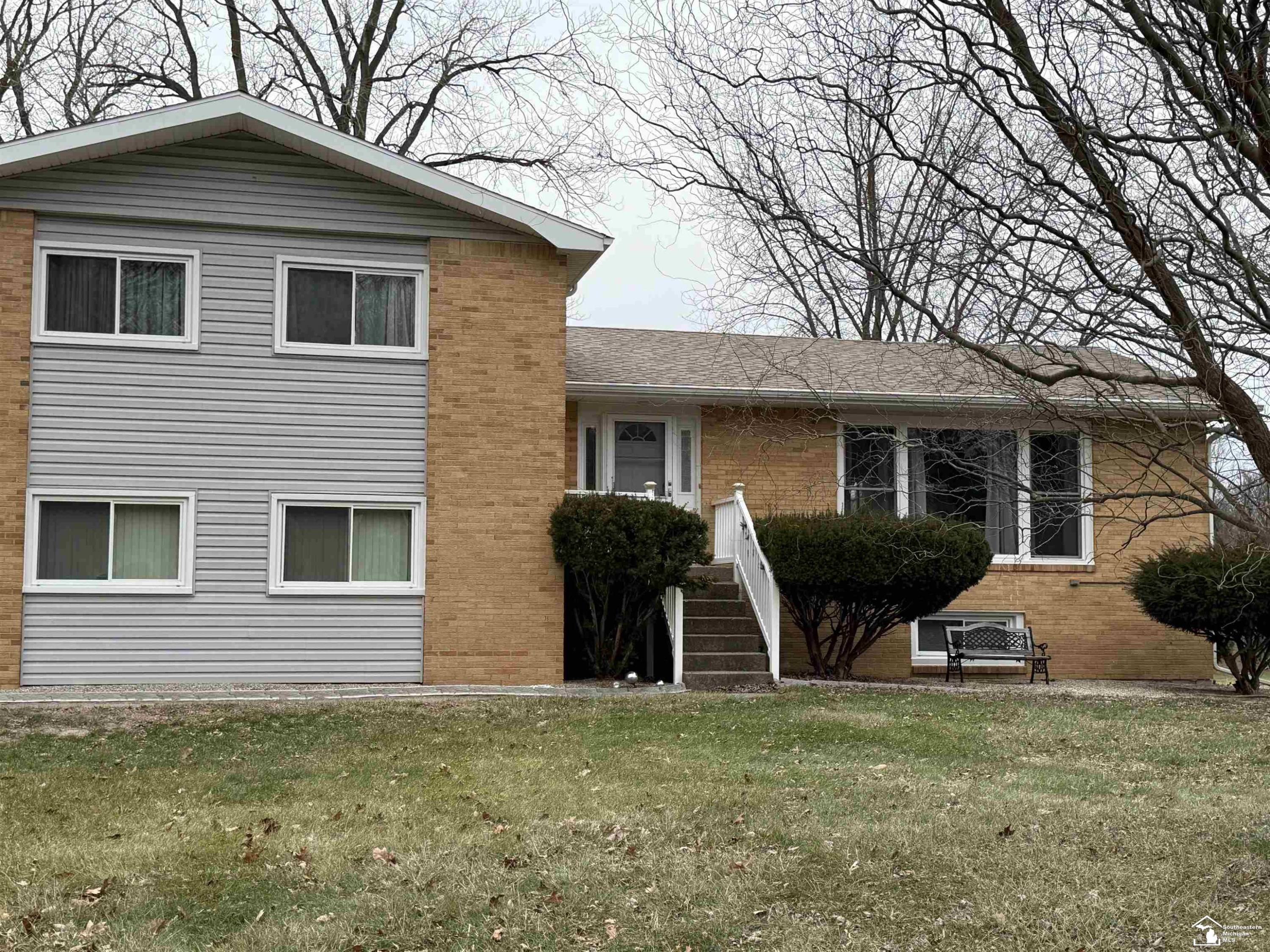 3334 Woodmont Drive, Lambertville, MI 48144 — Photo 3