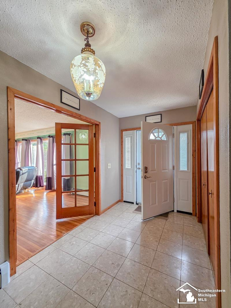 3334 Woodmont Drive, Lambertville, MI 48144 — Photo 7