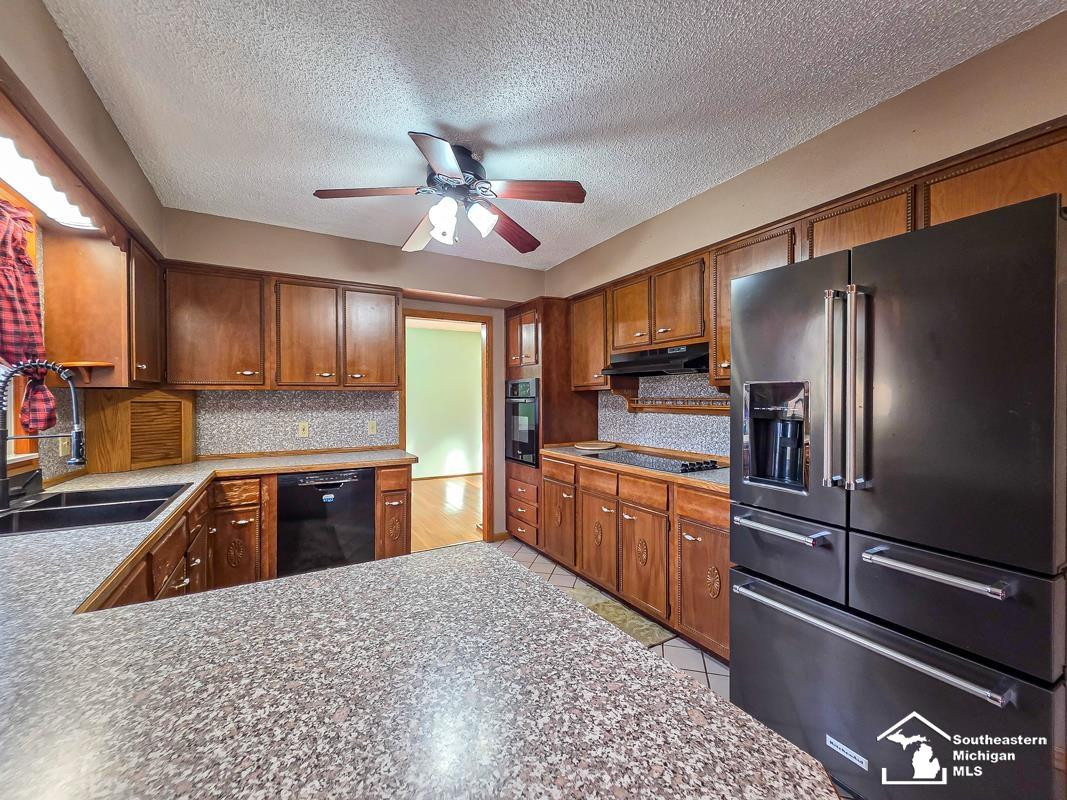3334 Woodmont Drive, Lambertville, MI 48144 — Photo 17