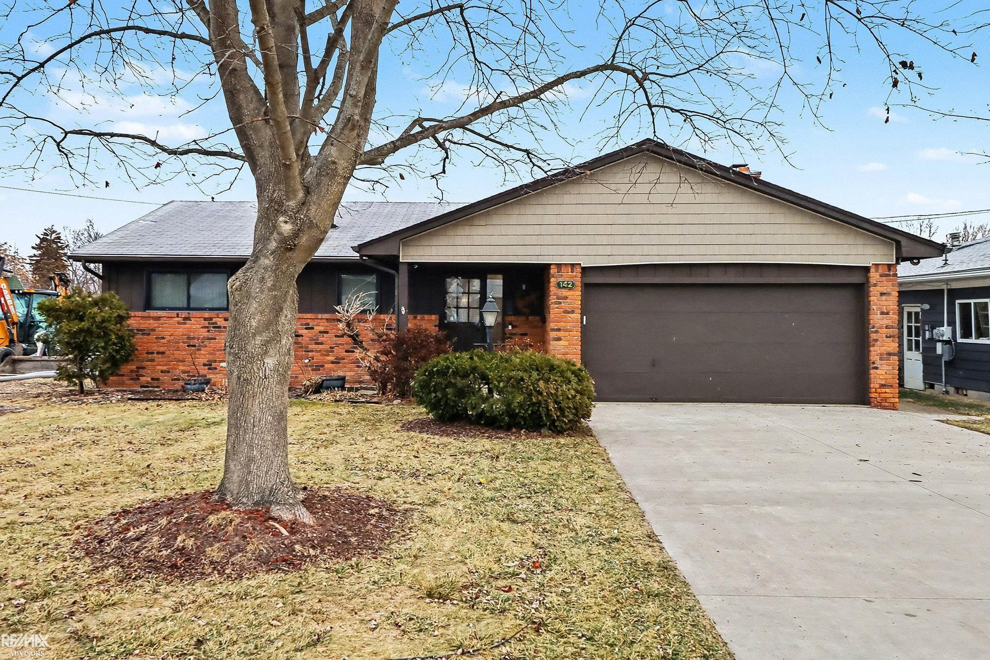 142 Channelsyde Dr Drive, Algonac, MI 48001 — Photo 2