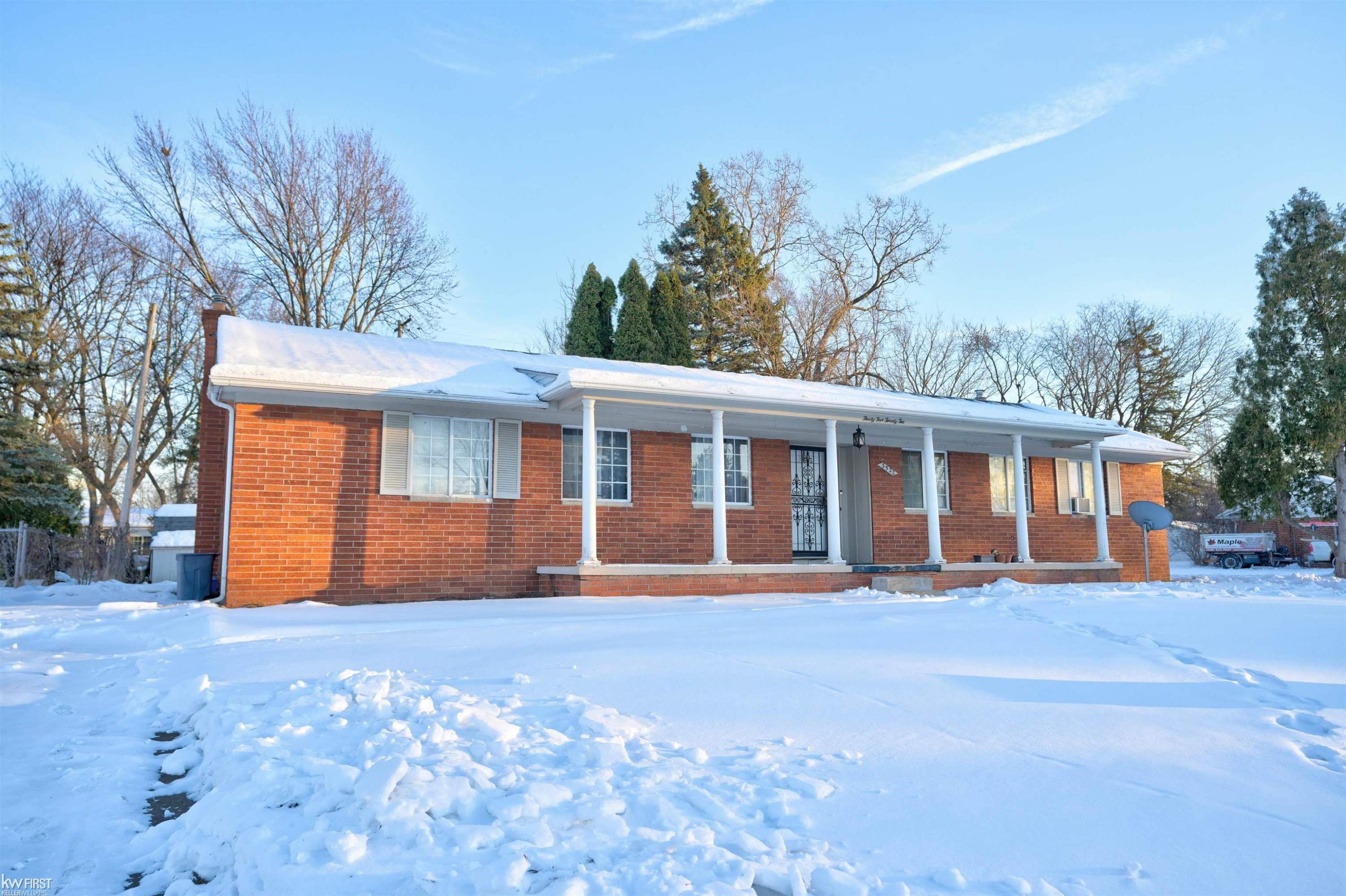 3522 Ridgecliffe Drive, Flint, MI 48532 — Photo 2