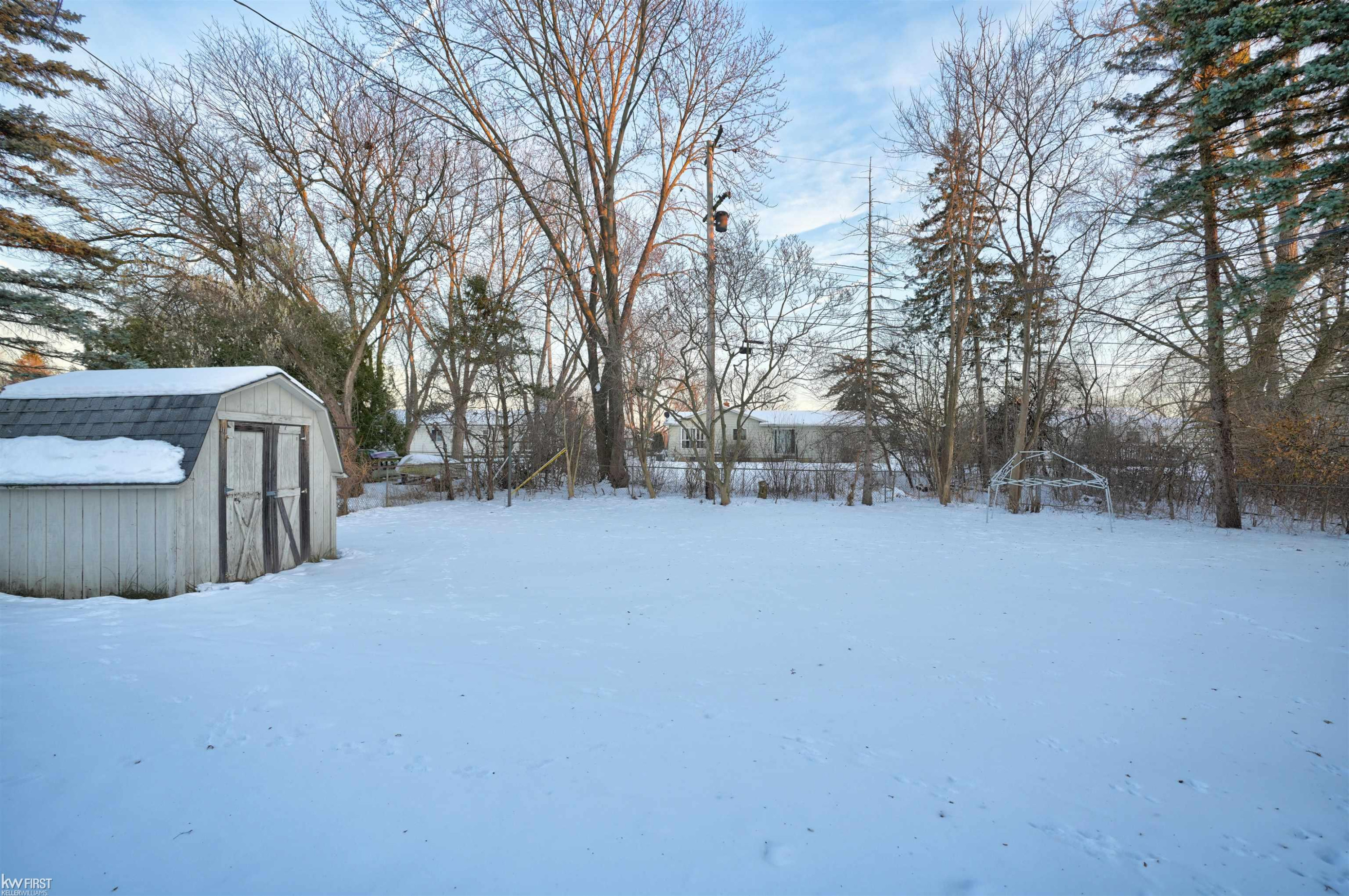 3522 Ridgecliffe Drive, Flint, MI 48532 — Photo 8