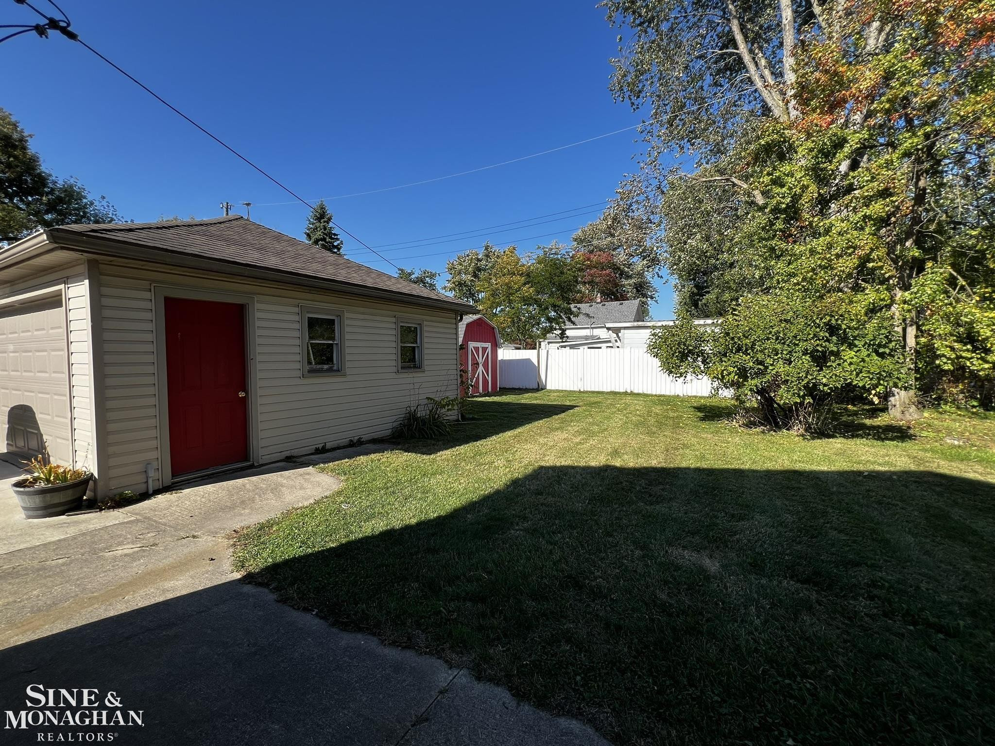 440 Little Avenue, MI — Photo 3