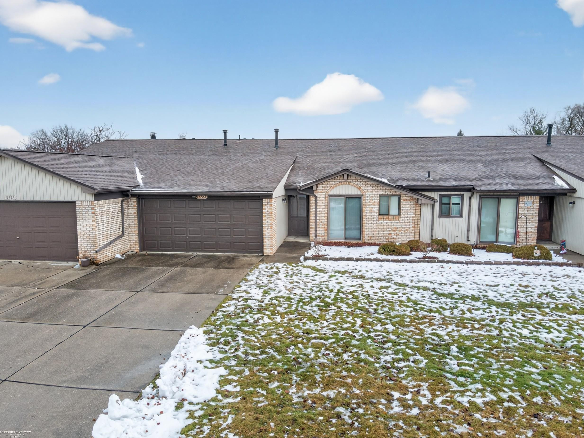 11728 Amber Le Drive, 39, Warren, MI 48093 — front exterior