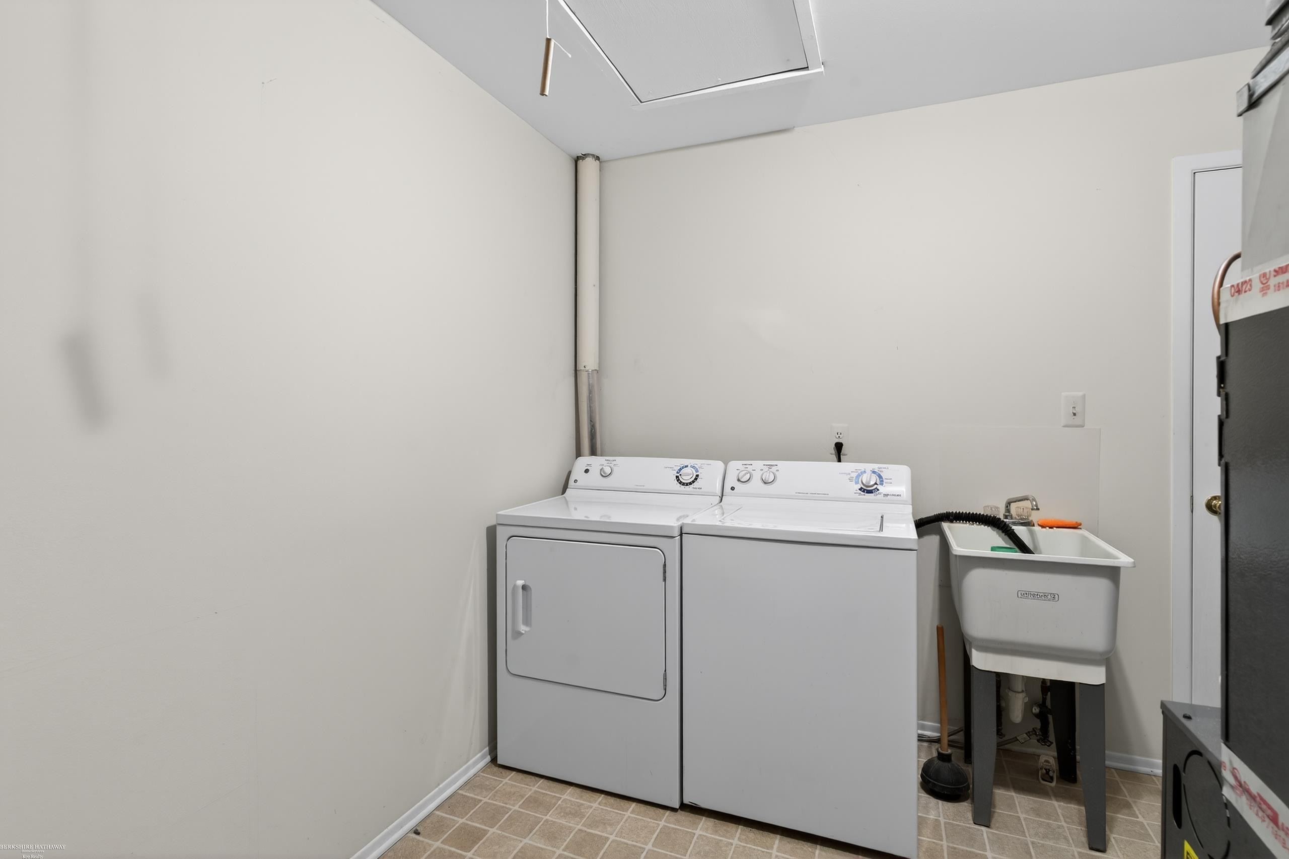 11728 Amber Le Drive, 39, Warren, MI 48093 — Photo 7
