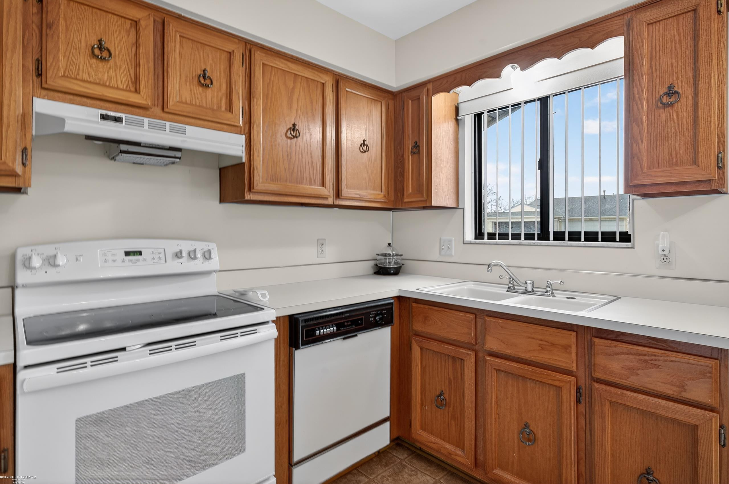 11728 Amber Le Drive, 39, Warren, MI 48093 — Photo 15