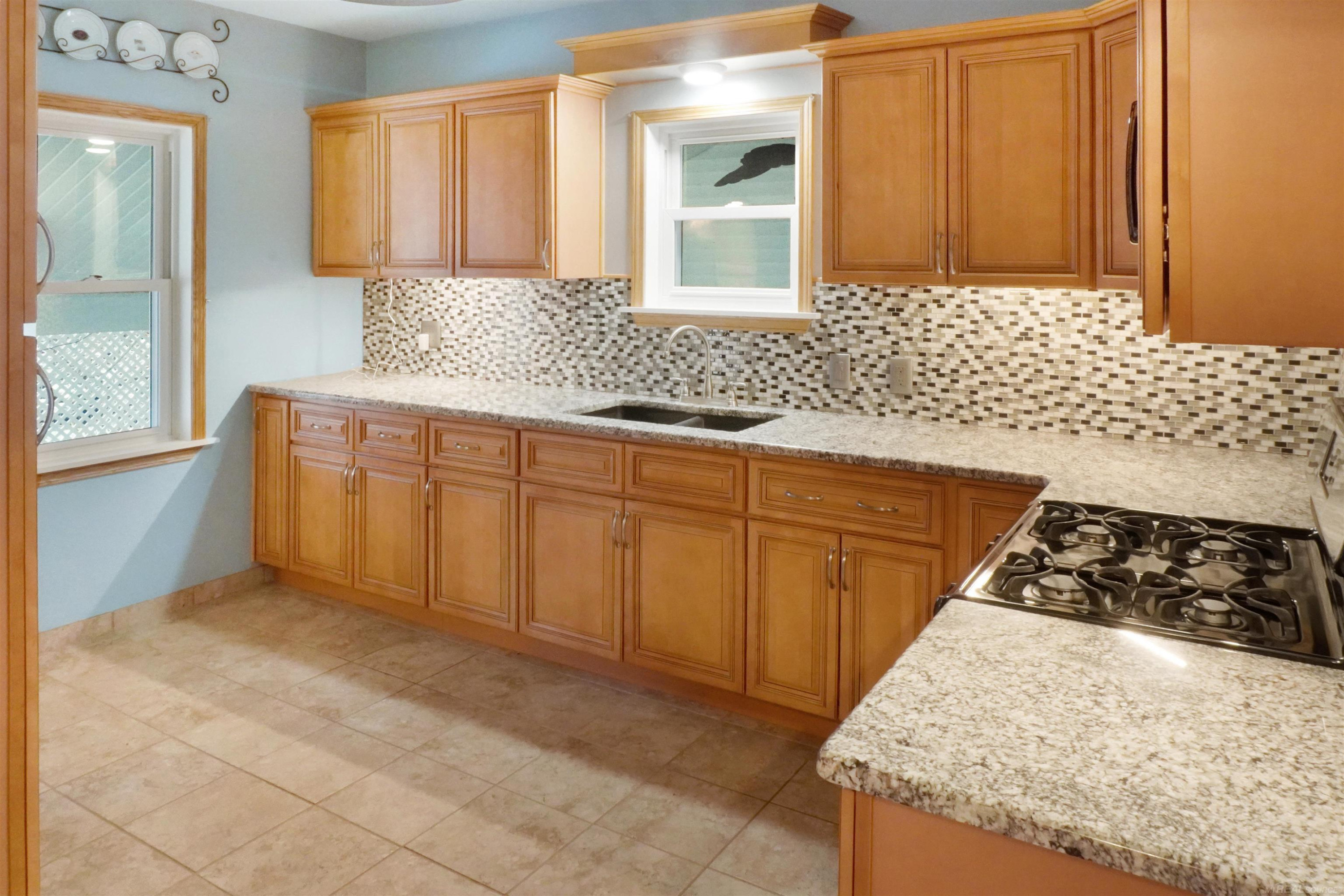 315 W 5th Street, Imlay City, MI 48444 — Photo 3