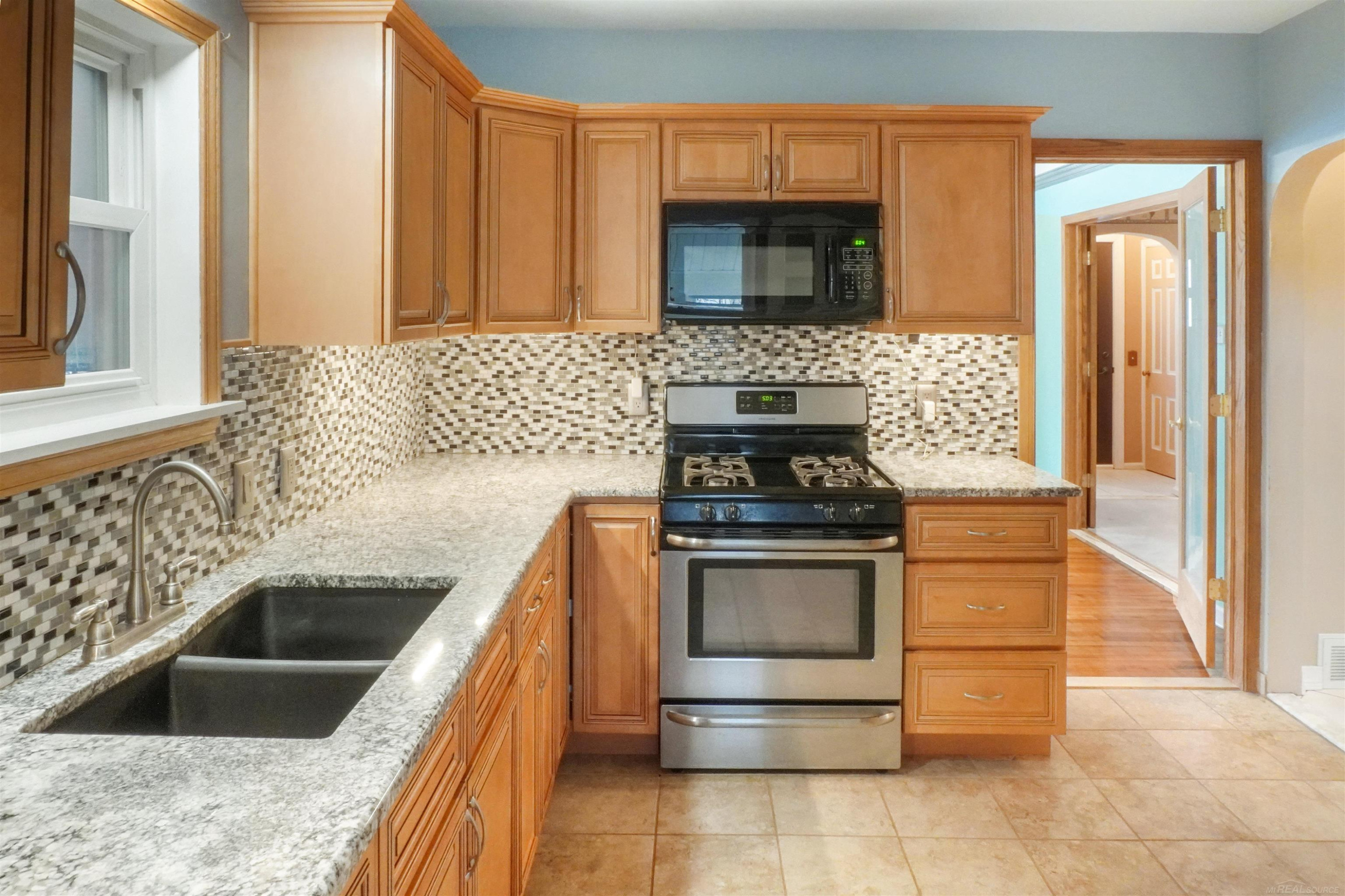 315 W 5th Street, Imlay City, MI 48444 — Photo 5