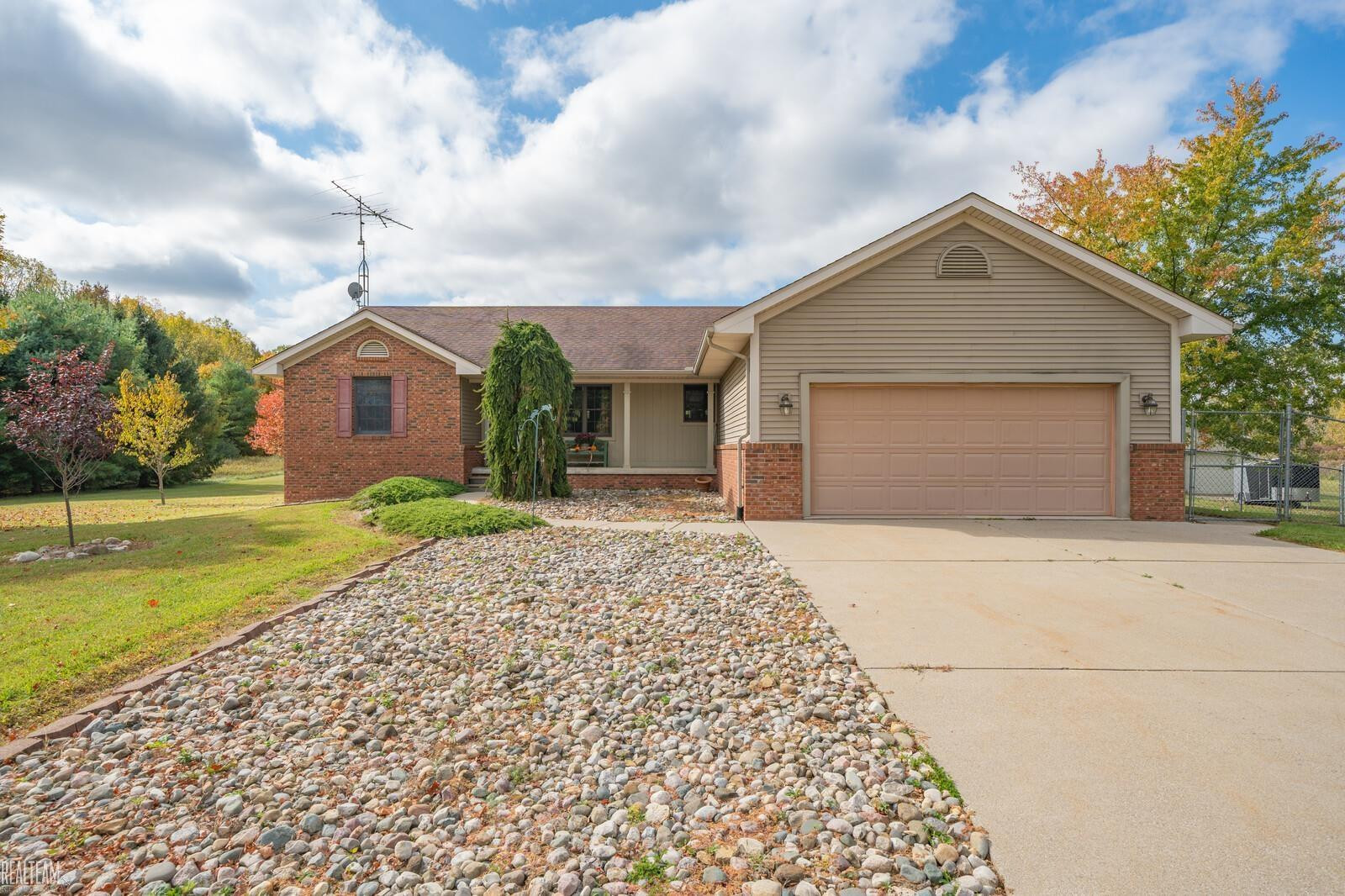 4629 N Lake Road, Columbiaville, MI 48421 — Photo 35