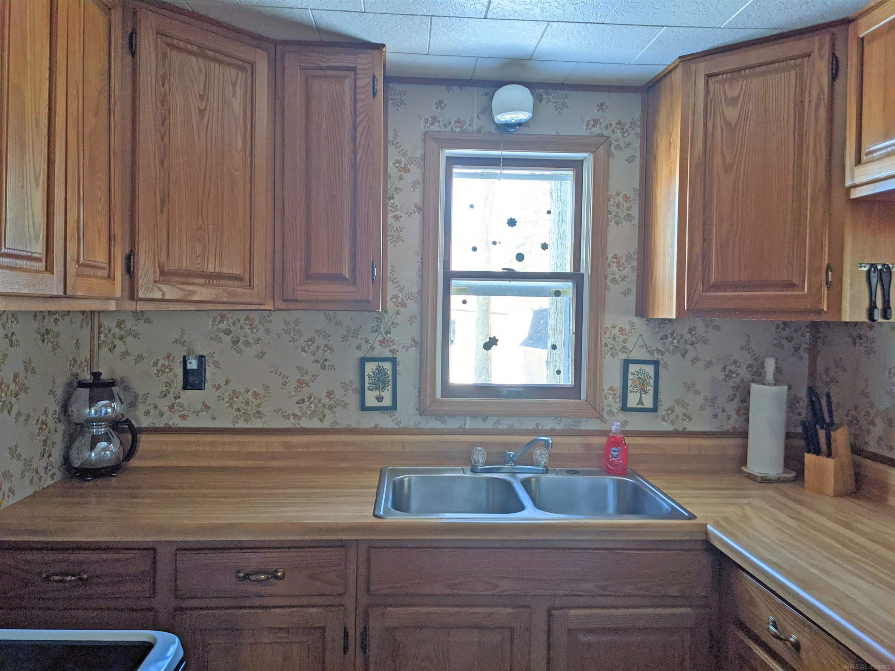 108 Warren Avenue, East Tawas, MI 48730 — Photo 9