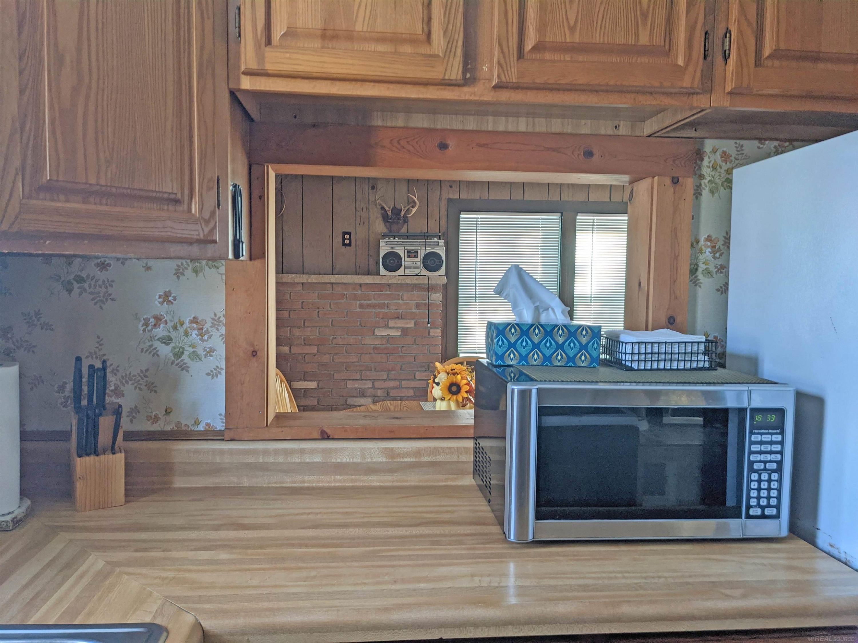 108 Warren Avenue, East Tawas, MI 48730 — Photo 10