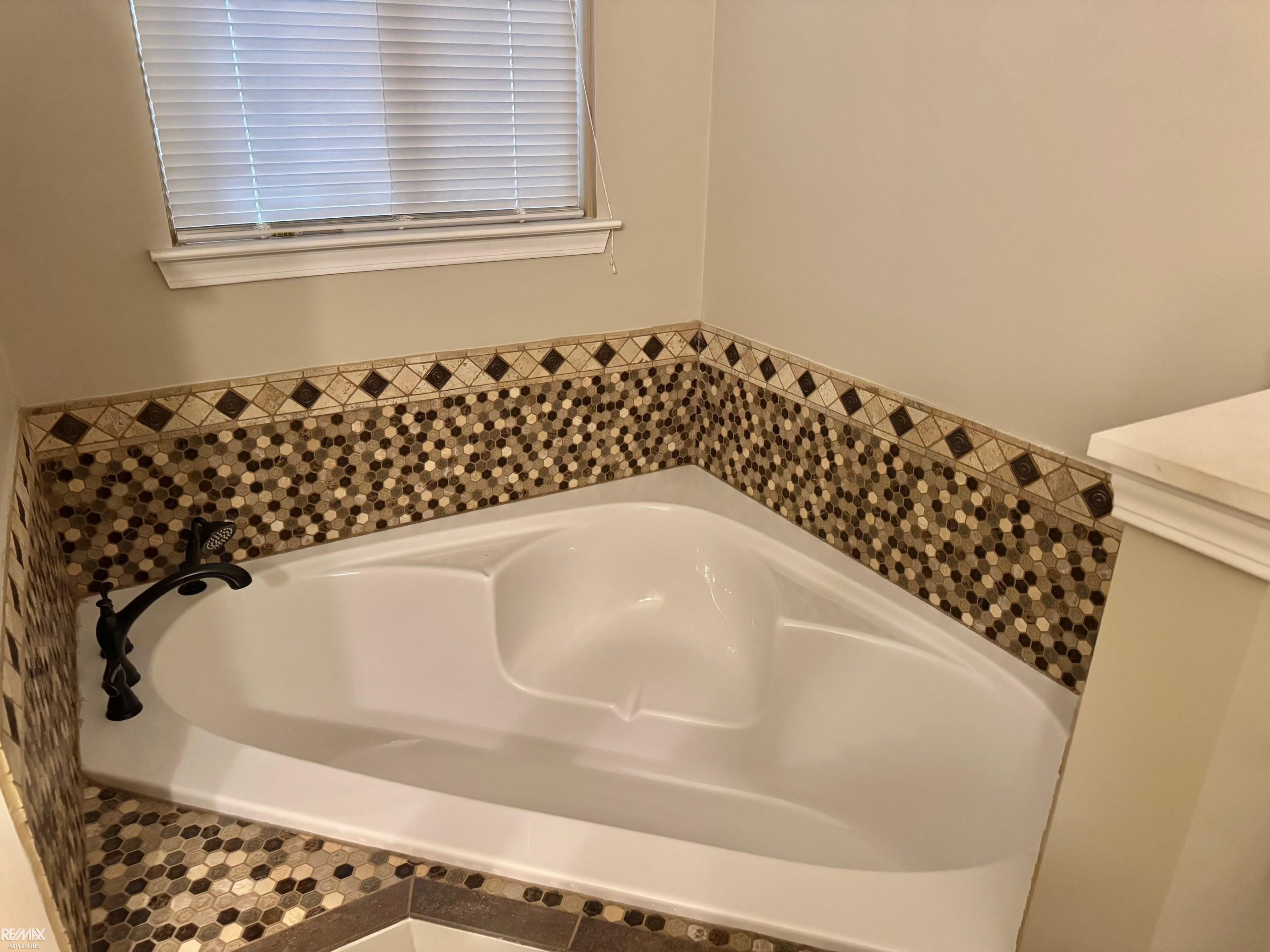 57421 River Oaks Drive, New Haven, MI 48048 — Photo 9