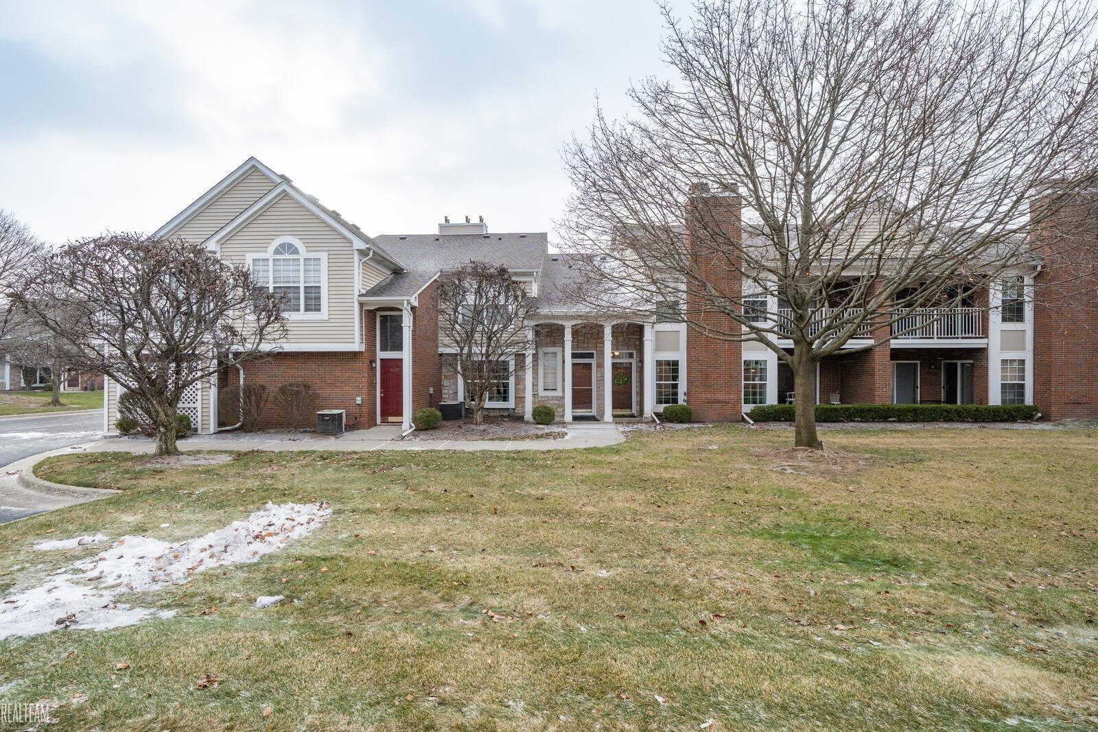 4287 Berkshire Drive, Sterling Heights, MI 48314 — front exterior