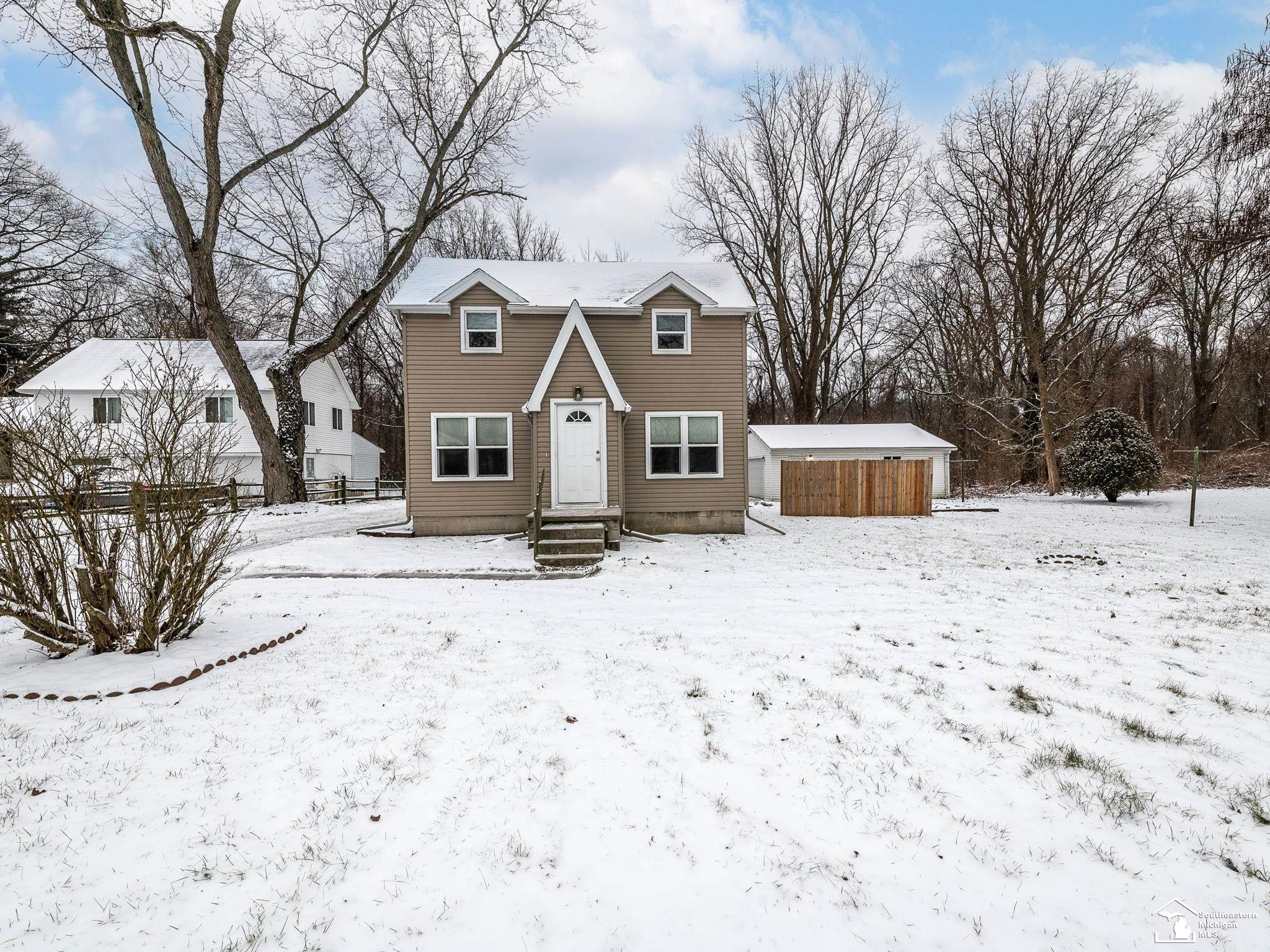3157 Maplewood Avenue, Lambertville, MI 48144 — front exterior