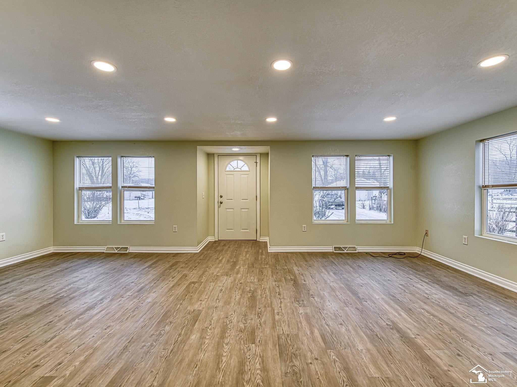 3157 Maplewood Avenue, Lambertville, MI 48144 — Photo 3