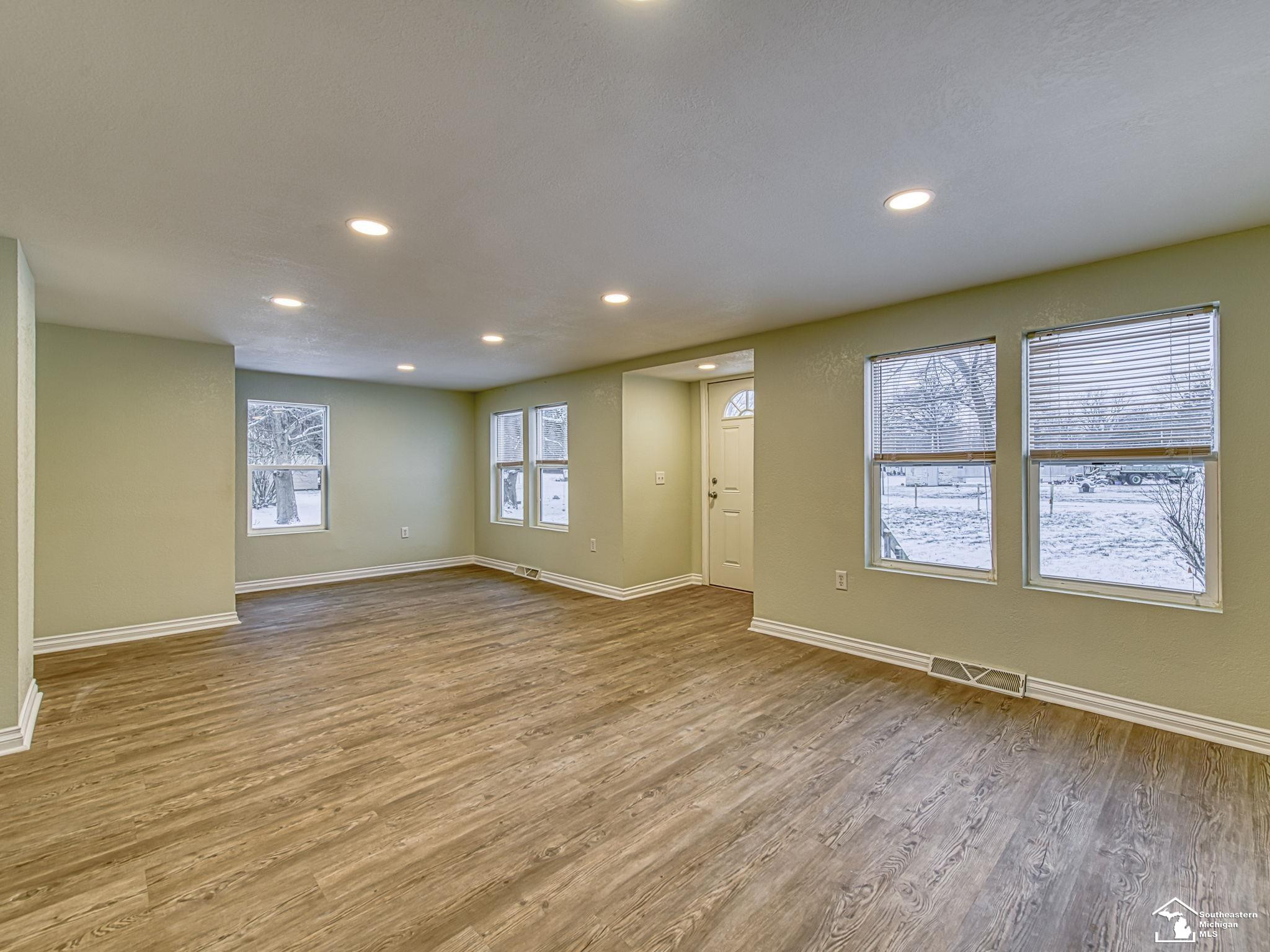 3157 Maplewood Avenue, Lambertville, MI 48144 — Photo 4