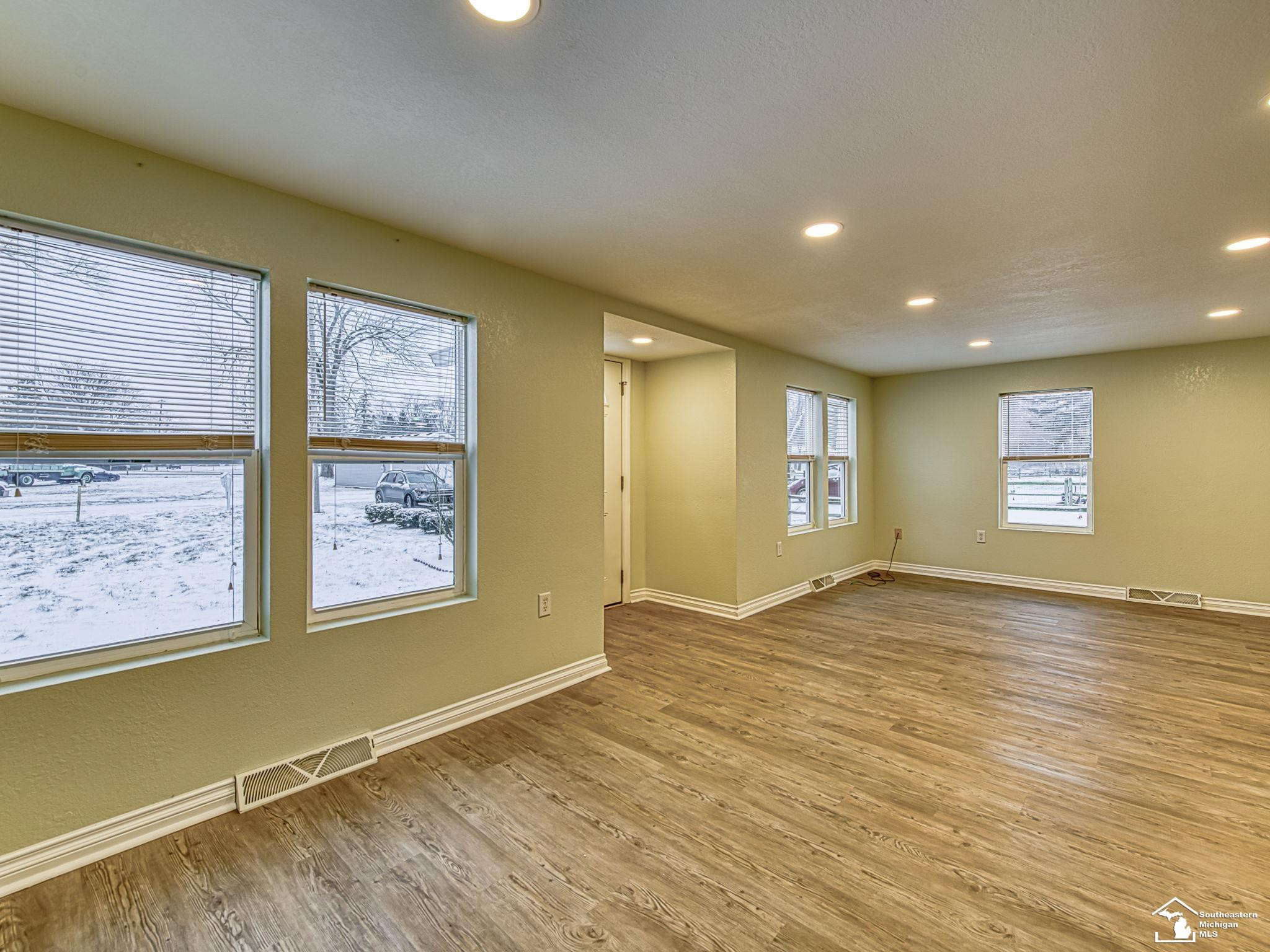 3157 Maplewood Avenue, Lambertville, MI 48144 — Photo 9