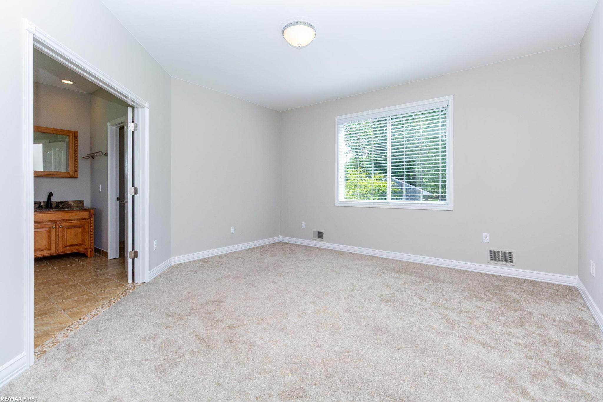 400 ERomeo road Road, MI — Photo 59