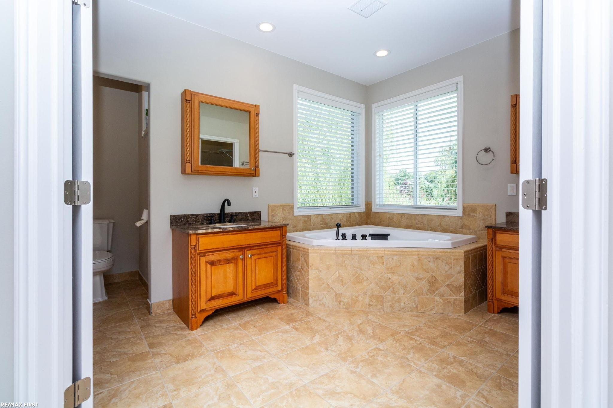 400 ERomeo road Road, MI — Photo 60