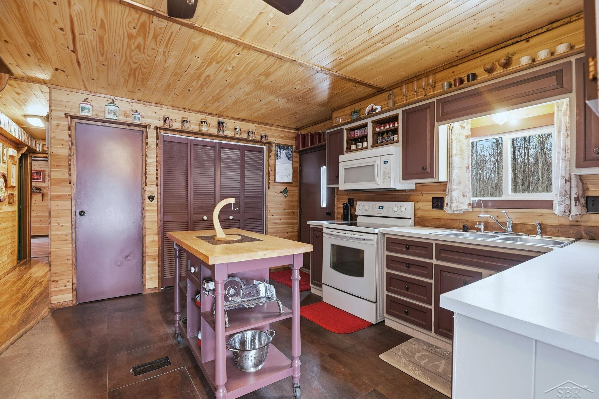 6786 Keystone Road, Turner, MI 48770 — Photo 11