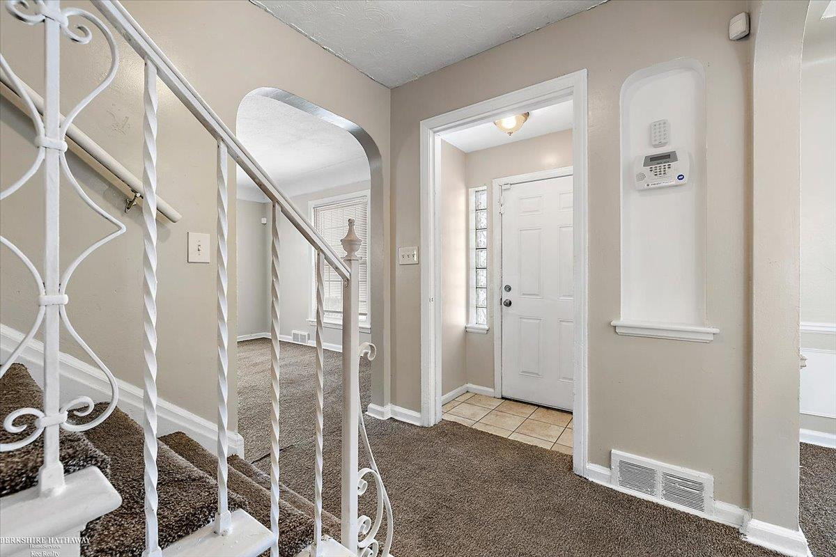 9364 E Outer Drive, Detroit, MI 48213 — Photo 4