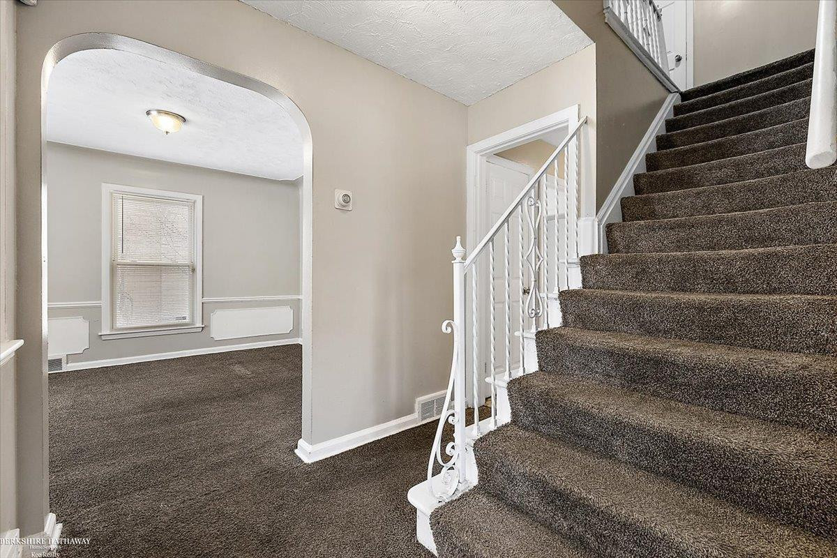 9364 E Outer Drive, Detroit, MI 48213 — Photo 5