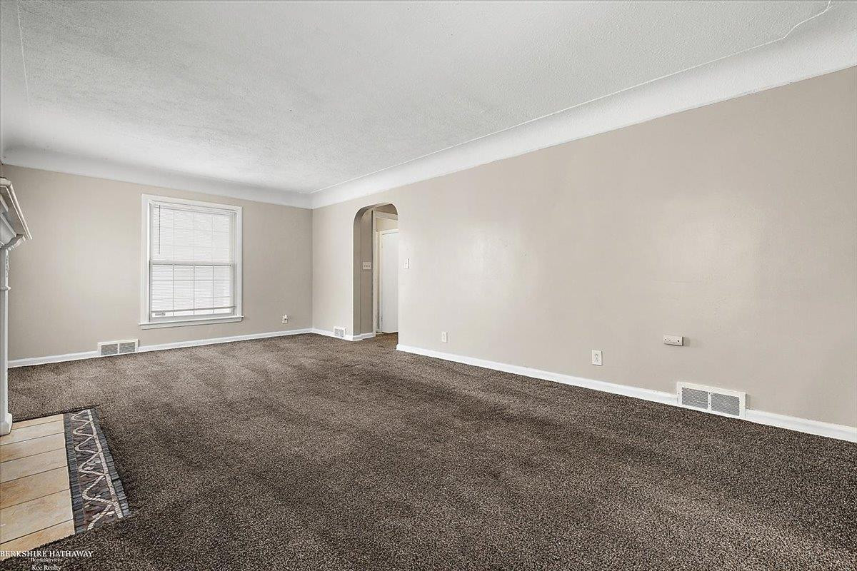 9364 E Outer Drive, Detroit, MI 48213 — Photo 8