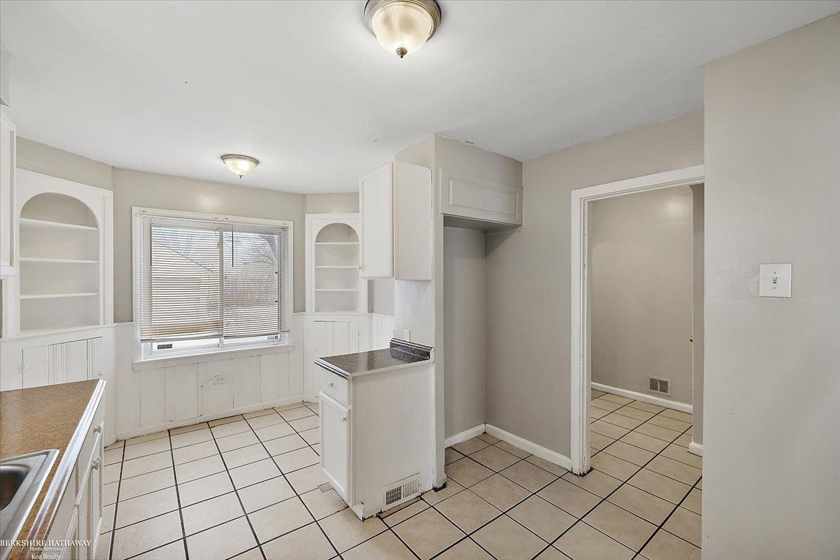 9364 E Outer Drive, Detroit, MI 48213 — Photo 16