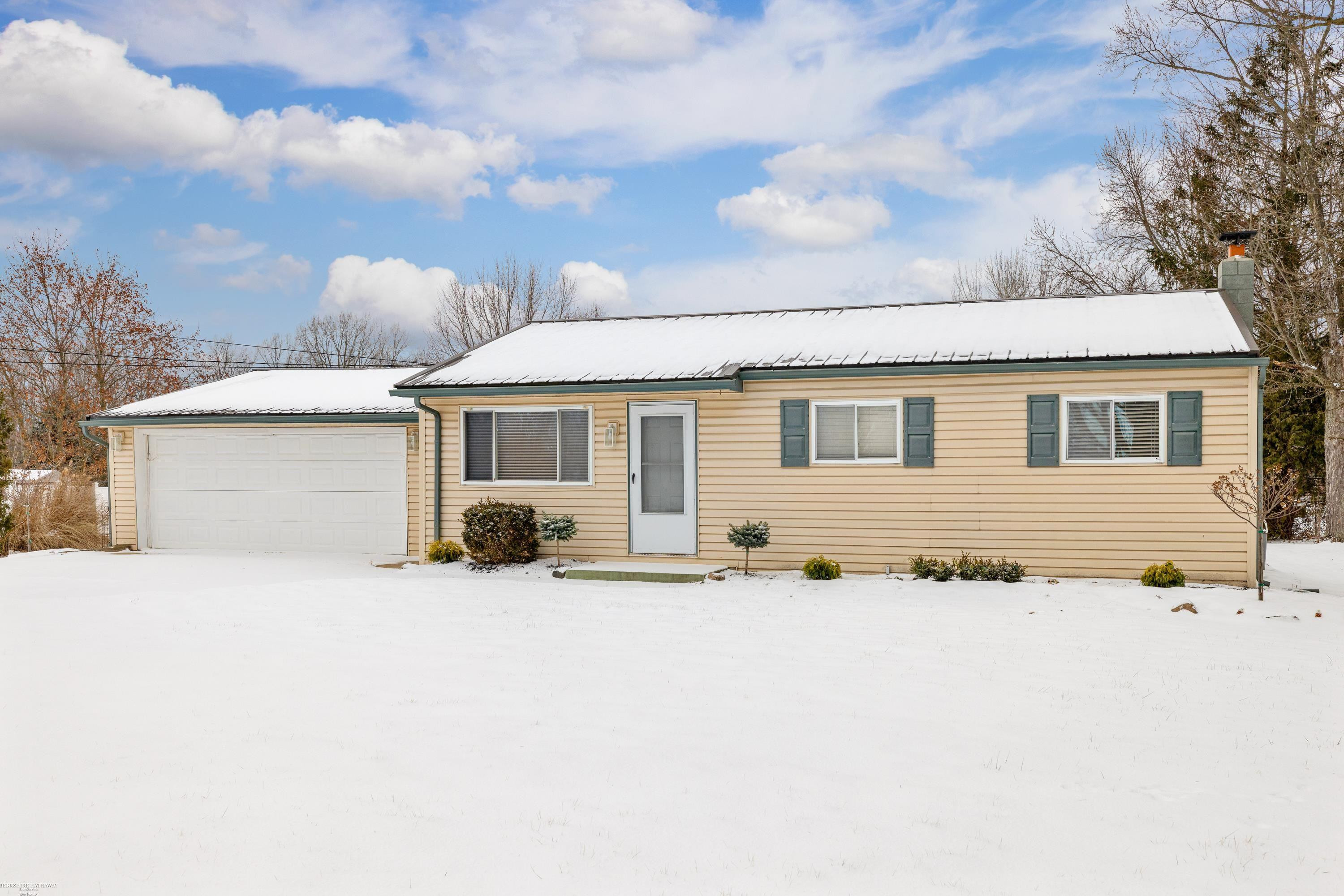 16445 29 Mile Rd Road, MI — Photo 2