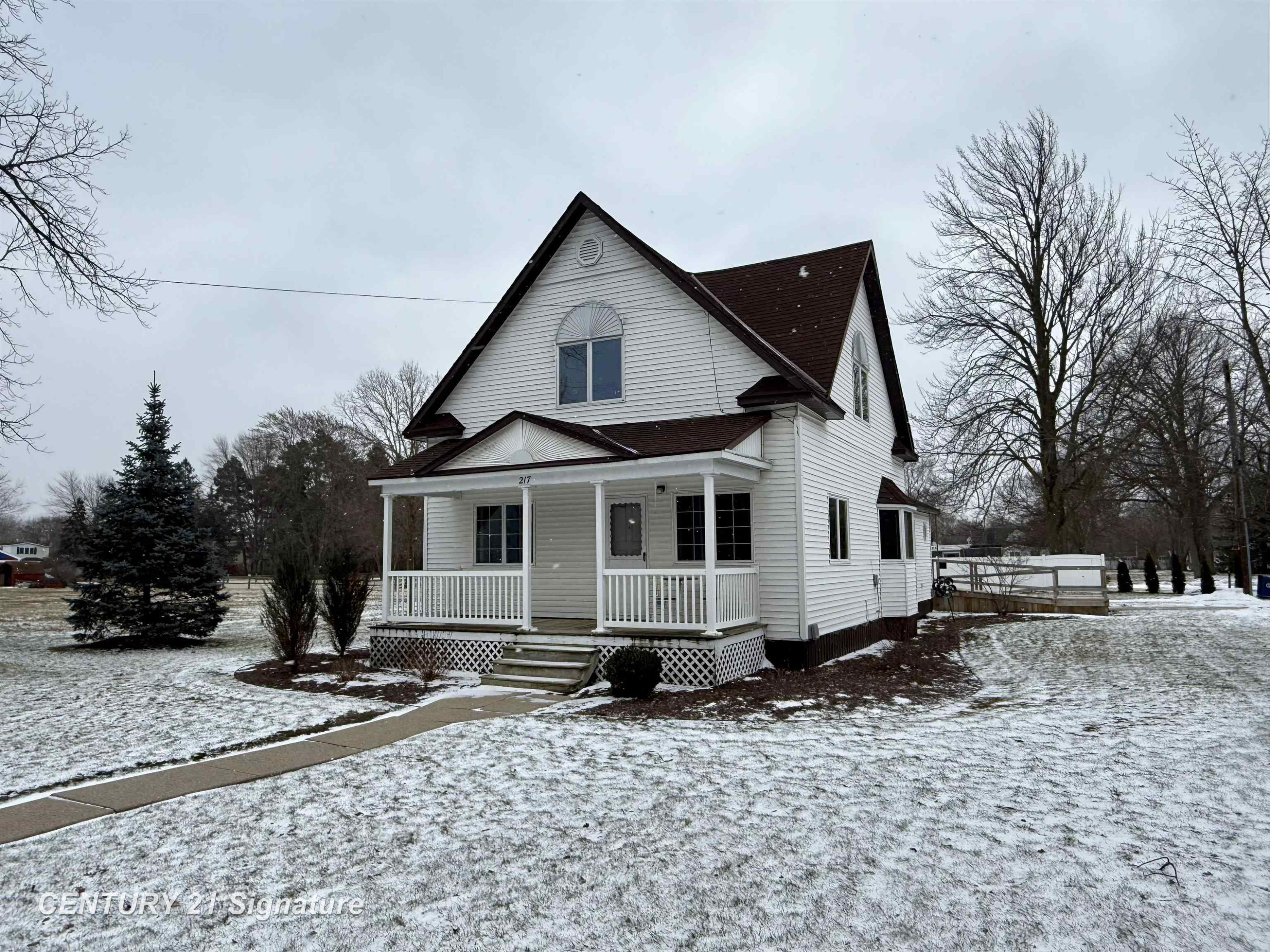 217 Schust Road, Saginaw, MI 48604 — front exterior