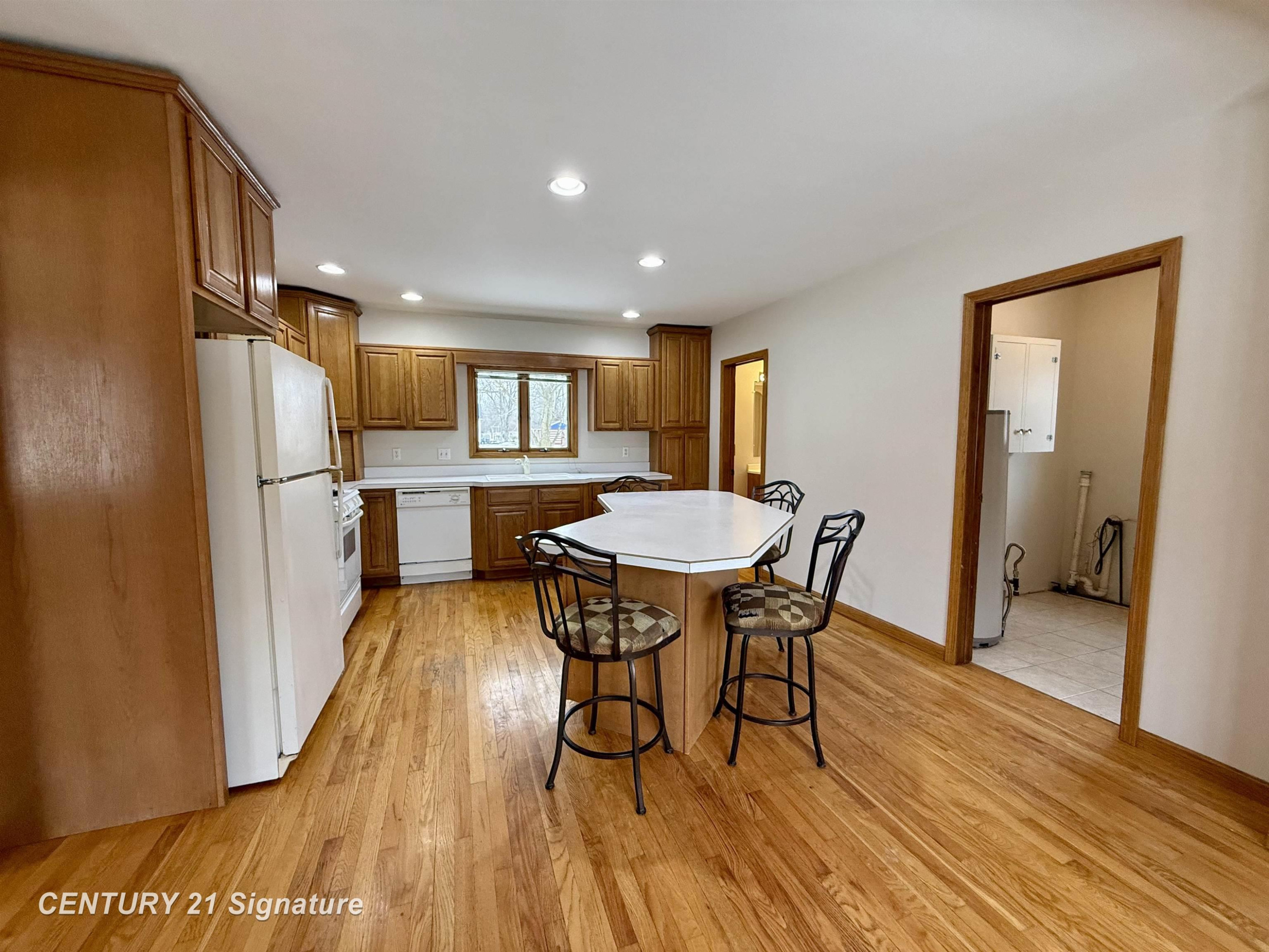 217 Schust Road, Saginaw, MI 48604 — Photo 8