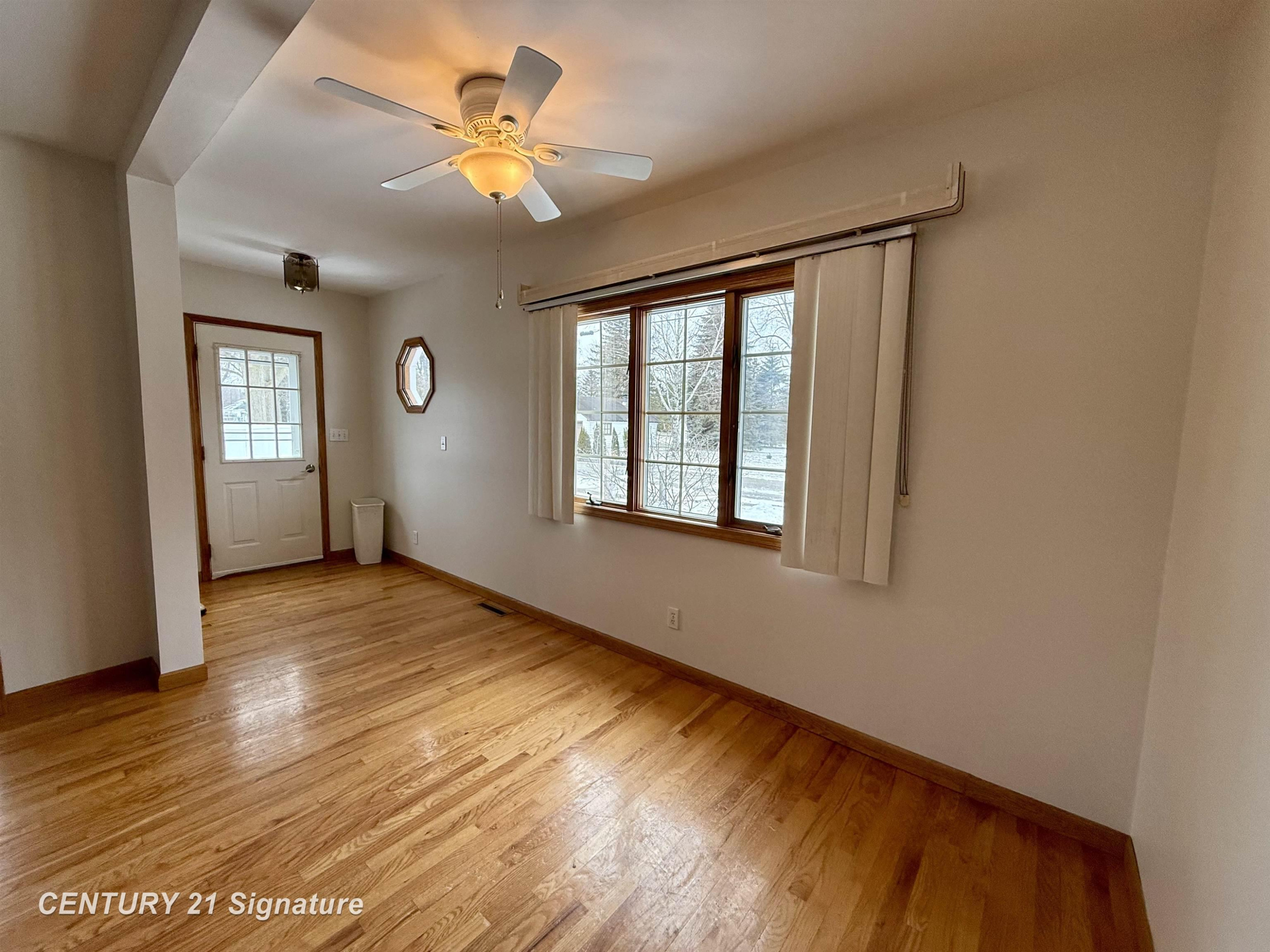 217 Schust Road, Saginaw, MI 48604 — Photo 9