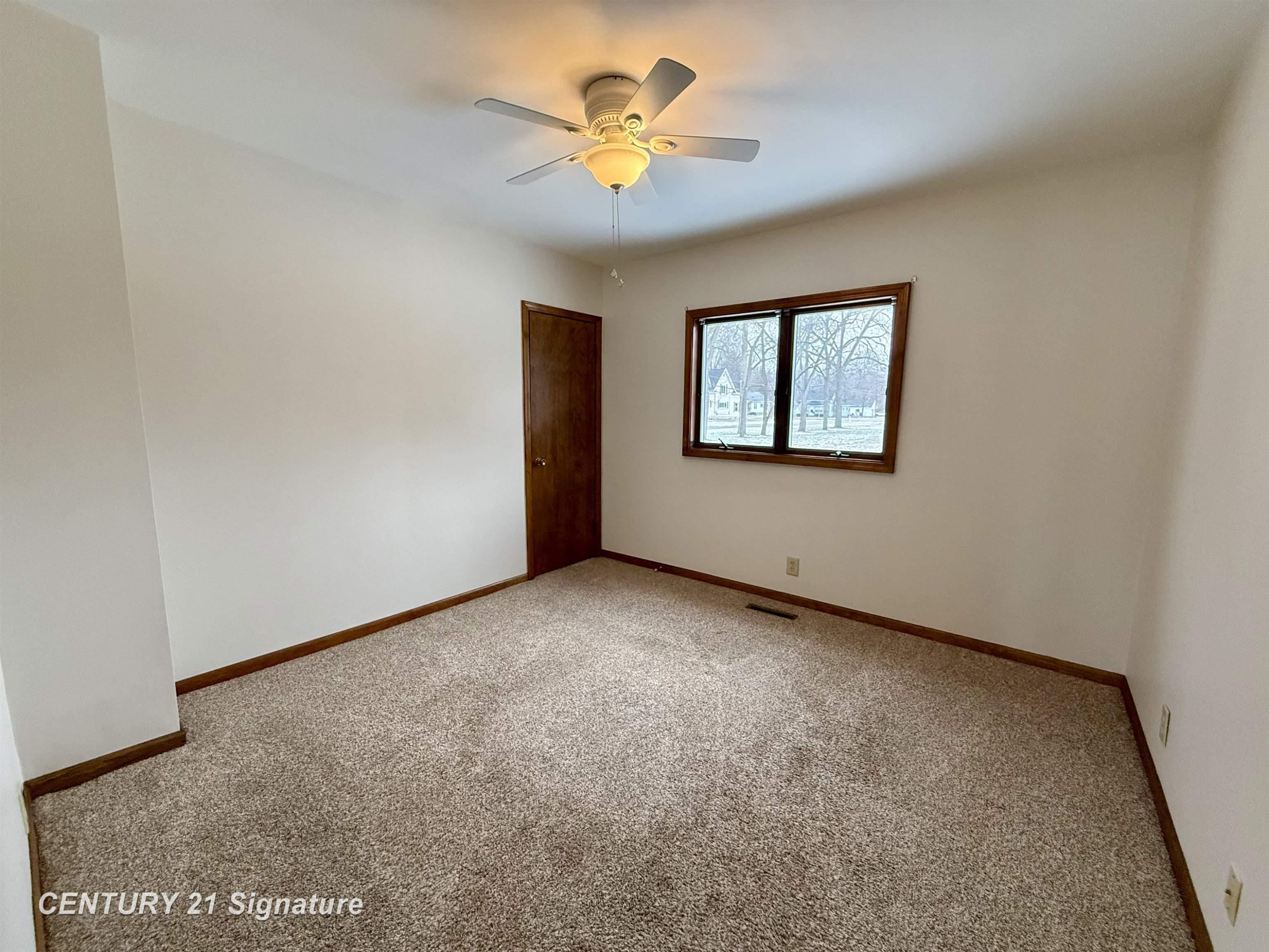 217 Schust Road, Saginaw, MI 48604 — Photo 11