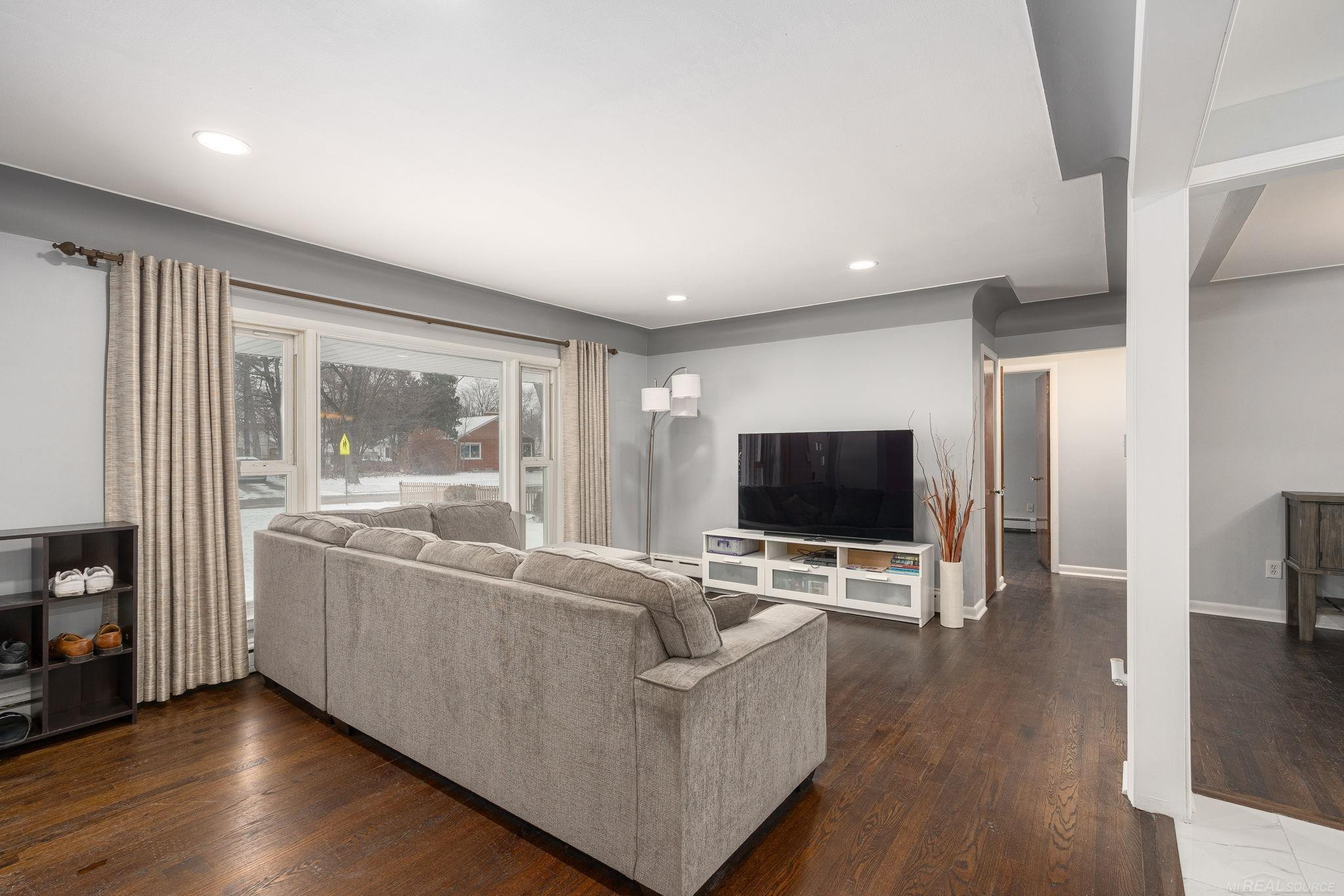 526 Girard Avenue, Royal Oak, MI 48073 — Photo 5
