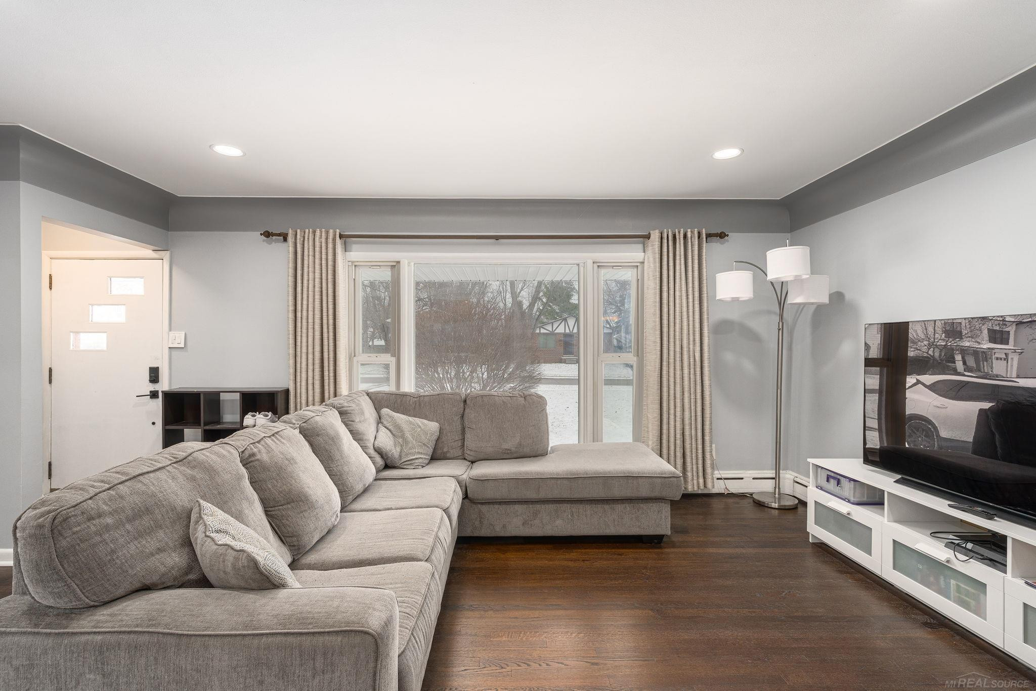 526 Girard Avenue, Royal Oak, MI 48073 — Photo 6
