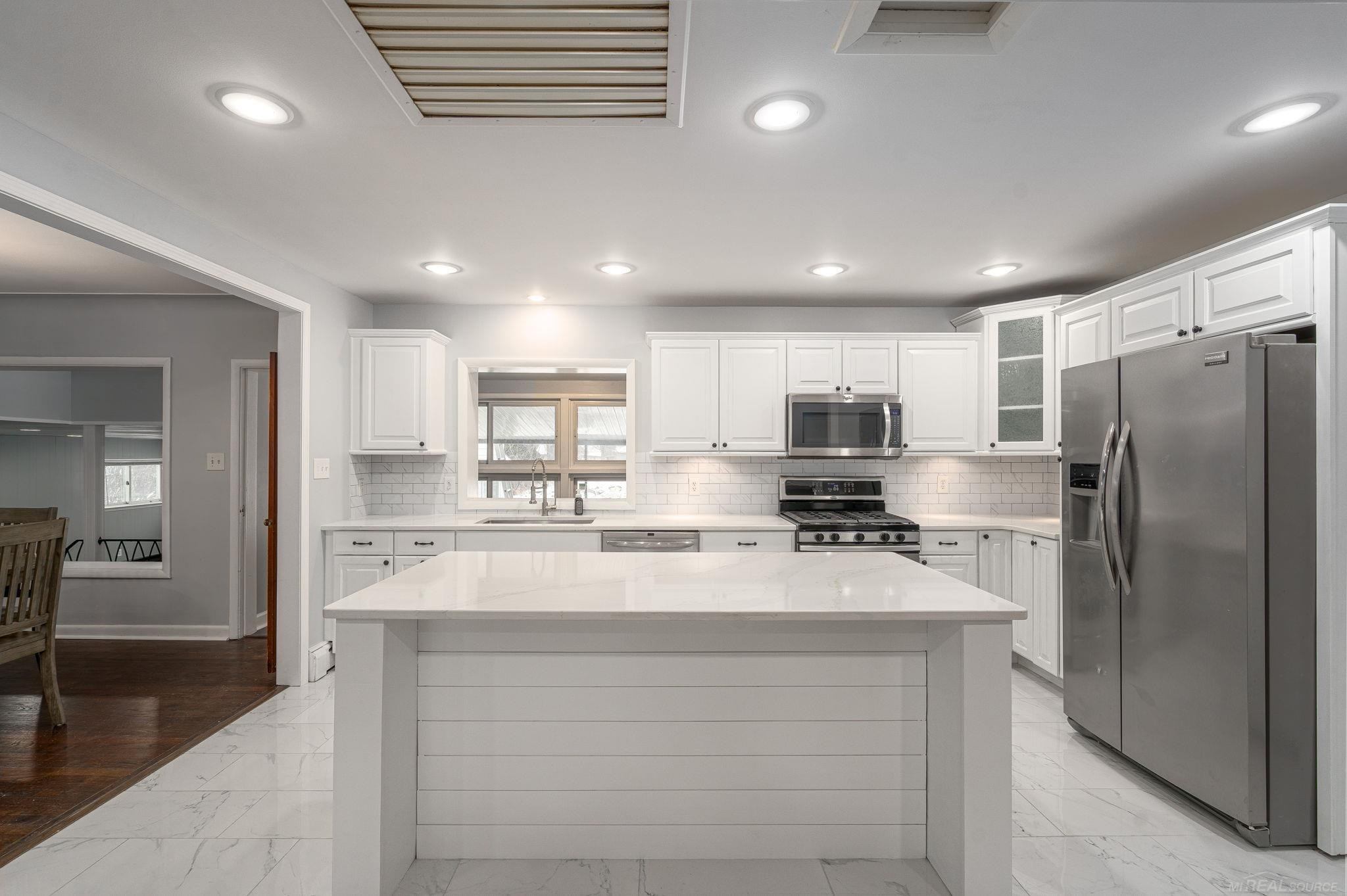 526 Girard Avenue, Royal Oak, MI 48073 — Photo 11