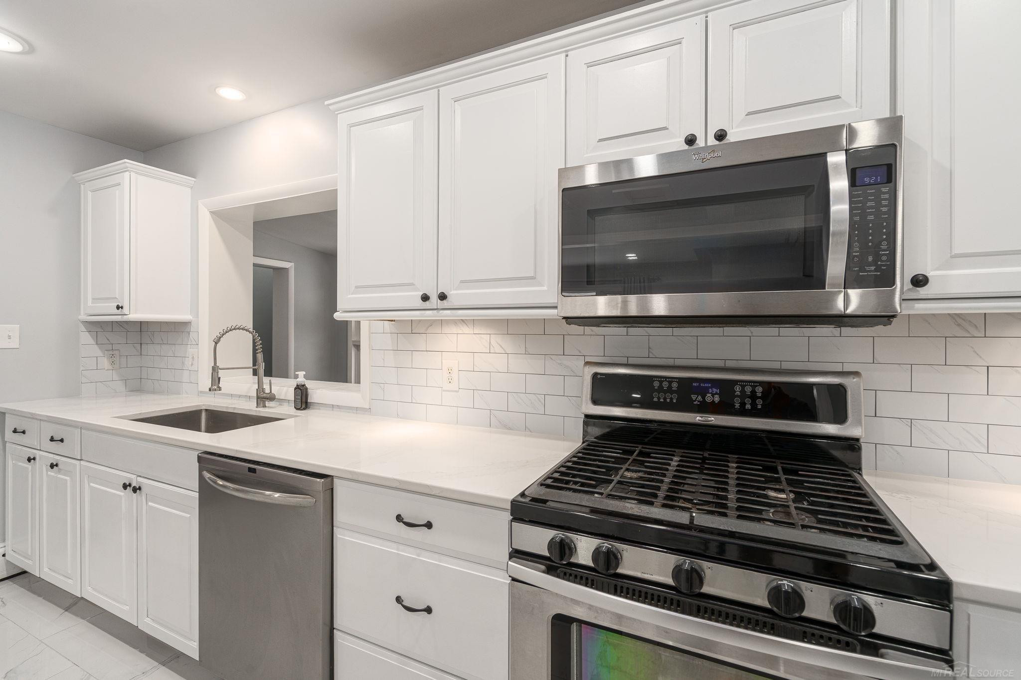 526 Girard Avenue, Royal Oak, MI 48073 — Photo 13